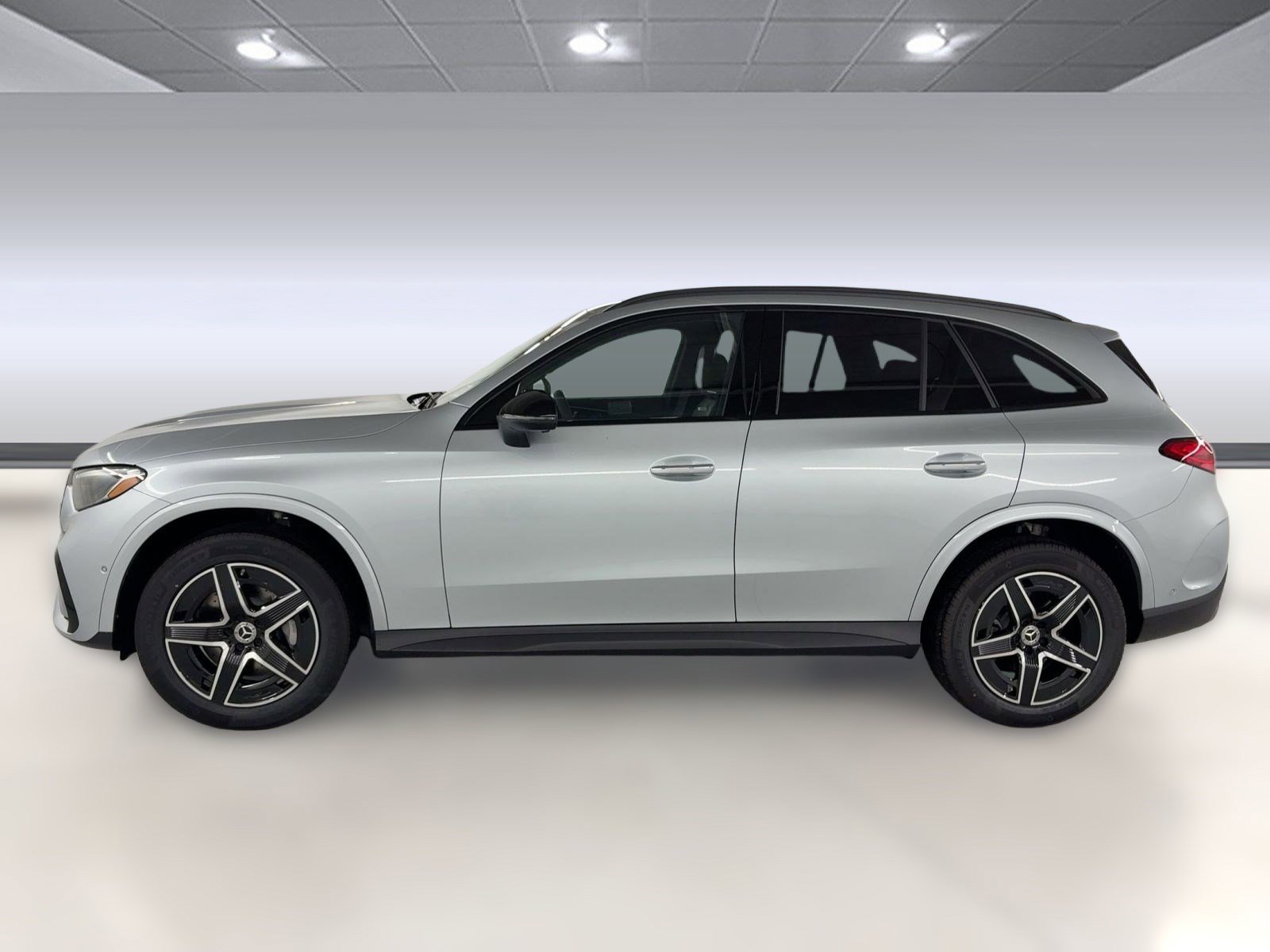 2026 Mercedes Benz GLC 300 4MATIC photo 2