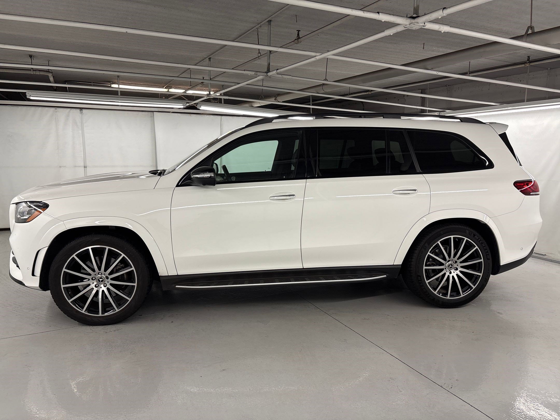 2022 Mercedes Benz GLS 450 4MATIC photo 2