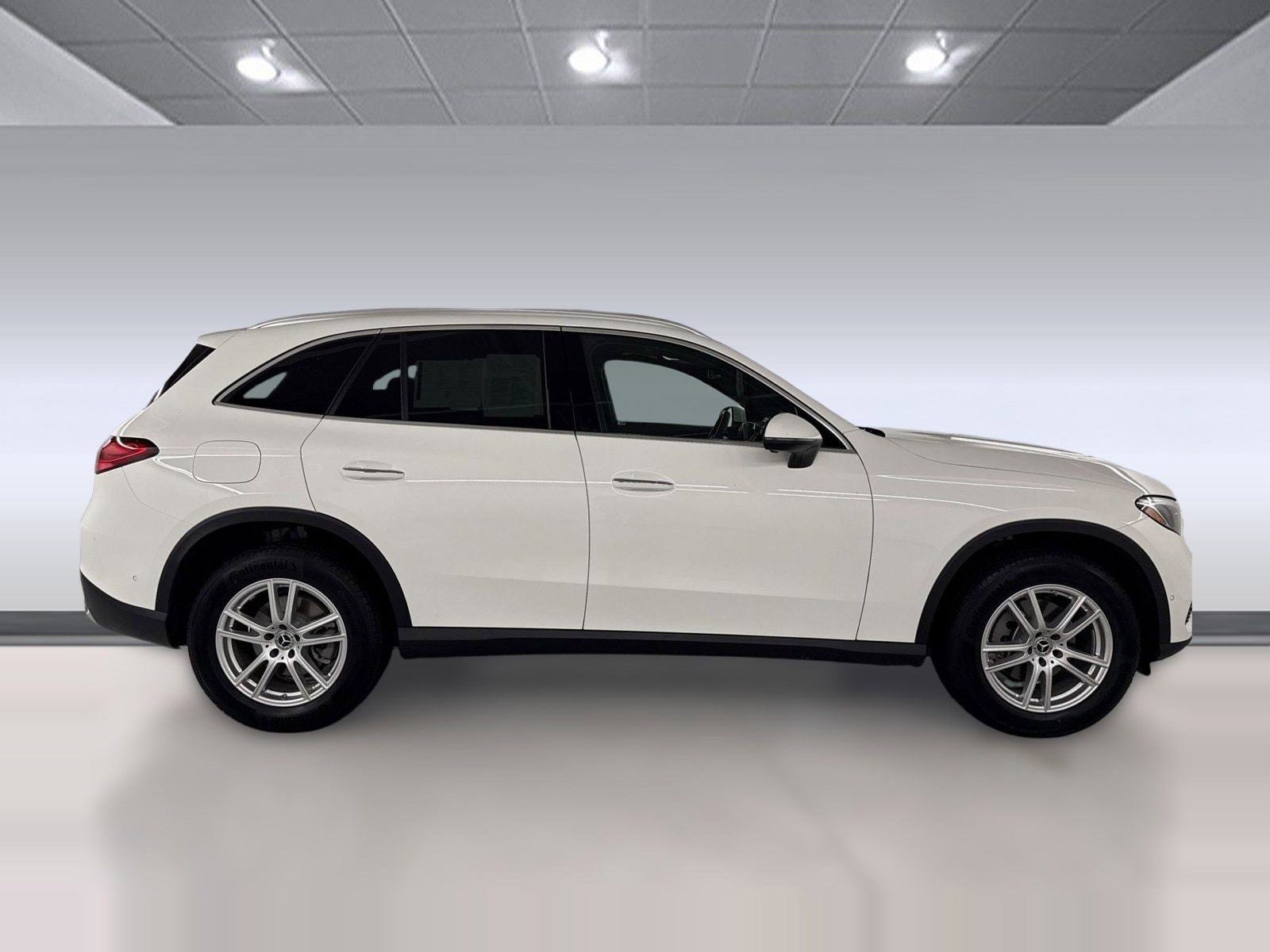 2026 Mercedes-Benz GLC 300 photo 3