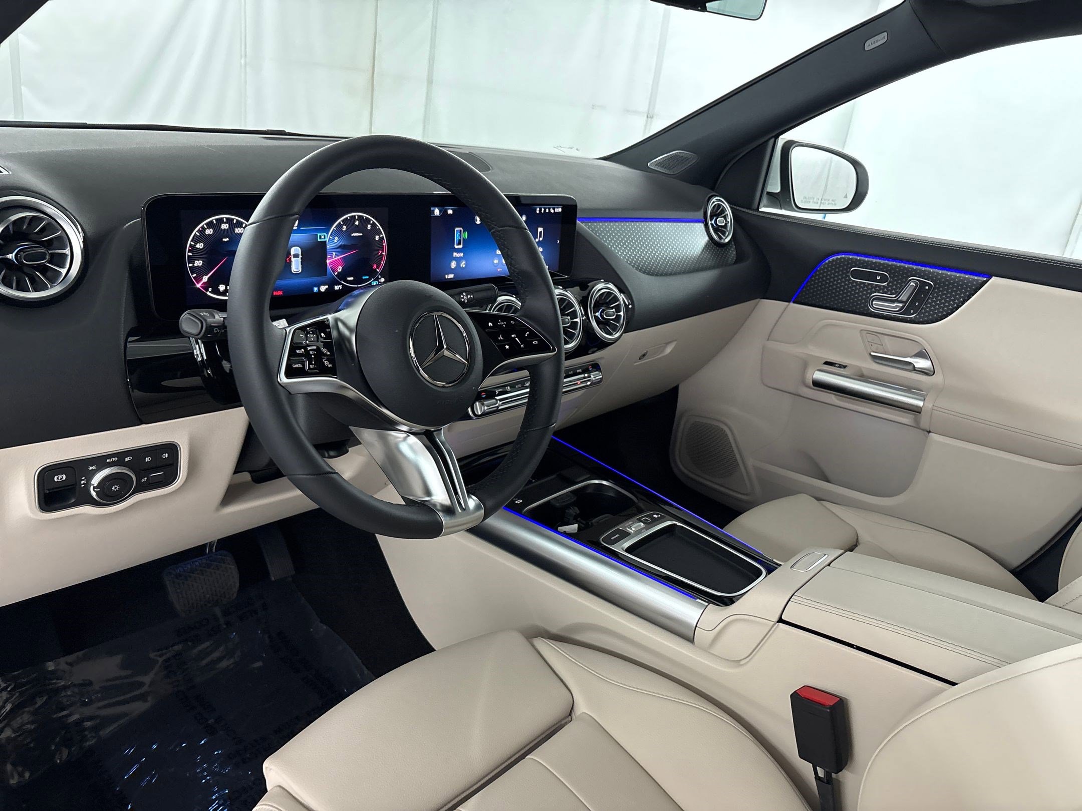 2025 Mercedes Benz GLA 250 photo 3