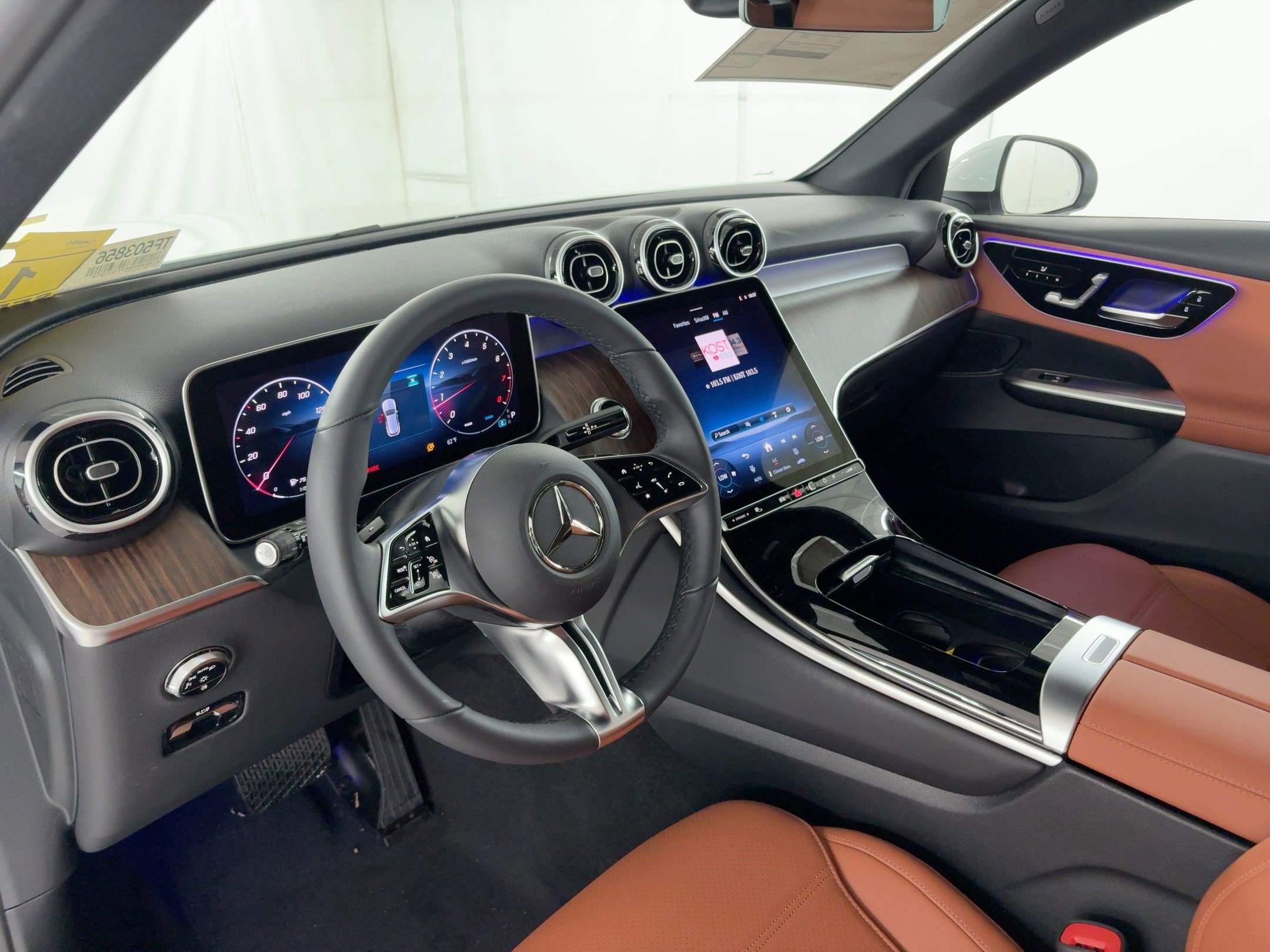 2026 Mercedes Benz GLC 300 photo 4