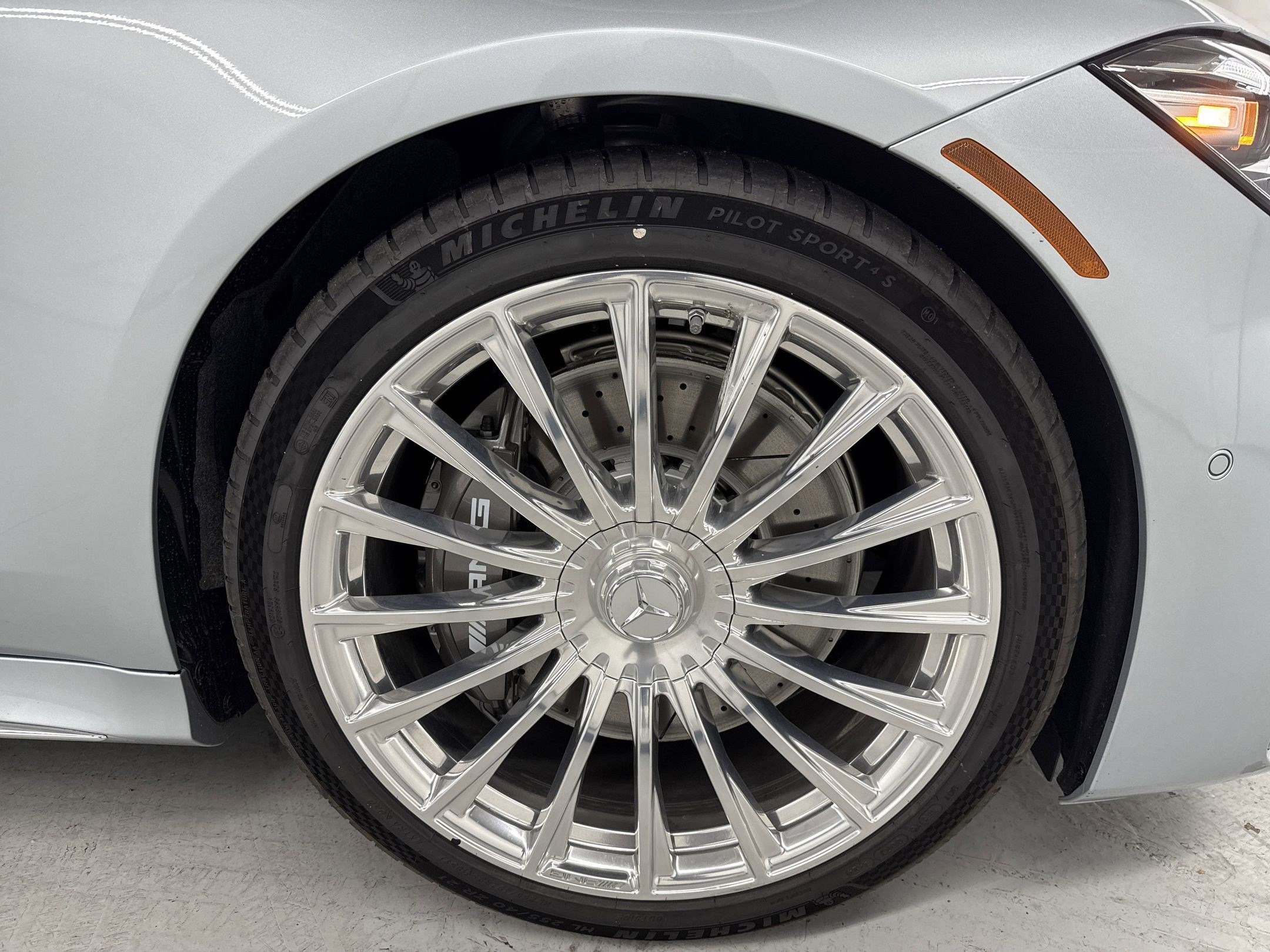2025 Mercedes Benz S AMG 63 photo 3