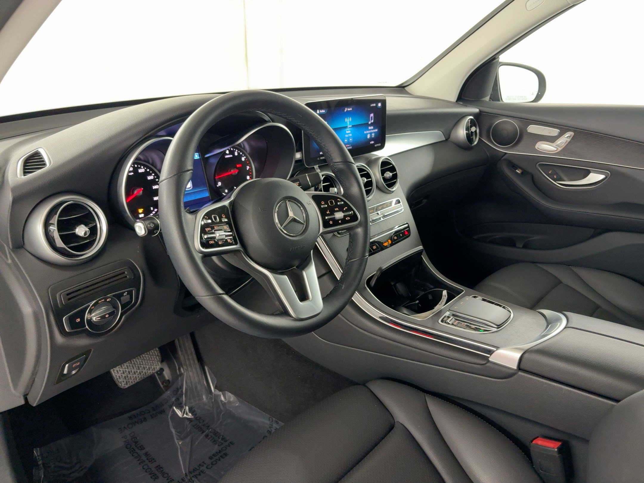 2022 Mercedes Benz GLC 300 photo 3