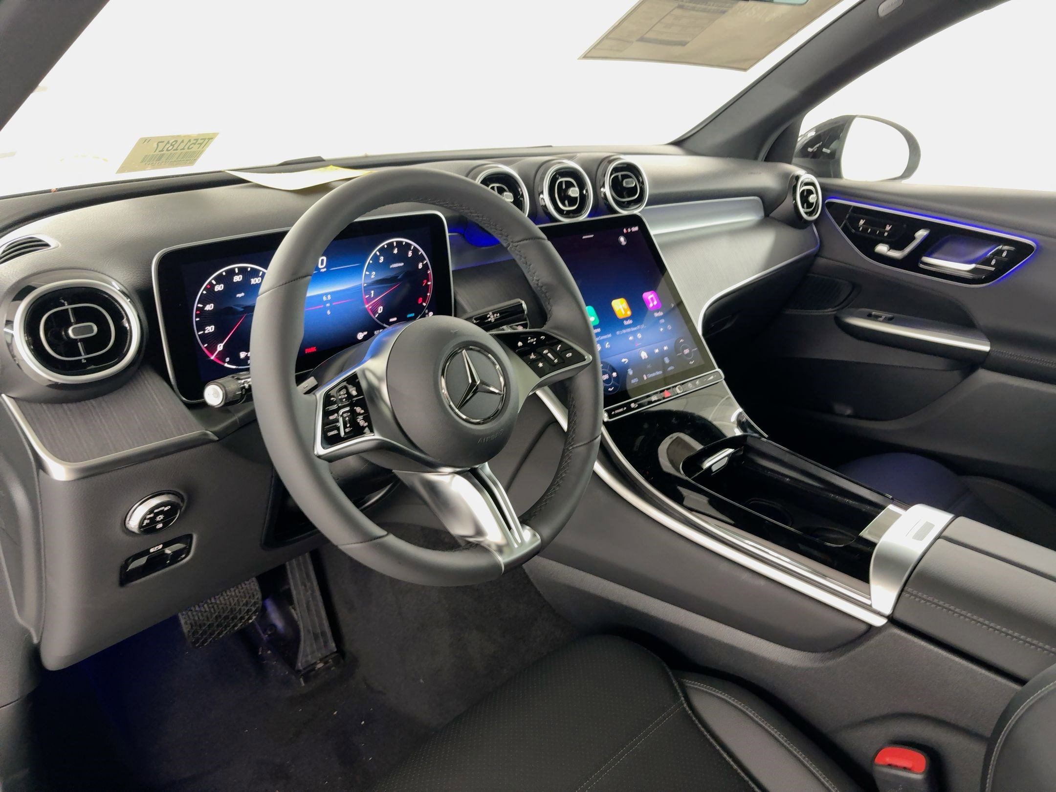 2026 Mercedes Benz GLC 300 photo 4