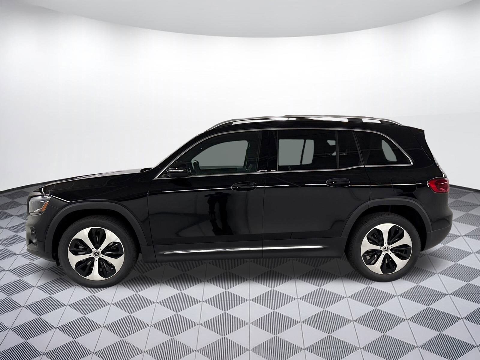 2026 Mercedes Benz GLB 250 photo 2