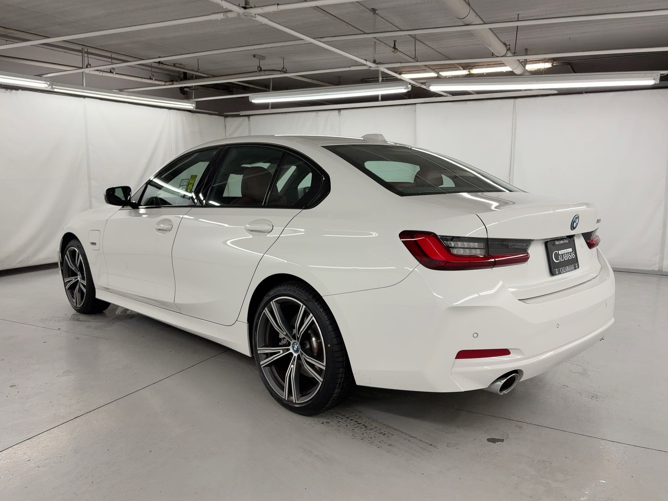 2023 Bmw 330e Sedan photo 3