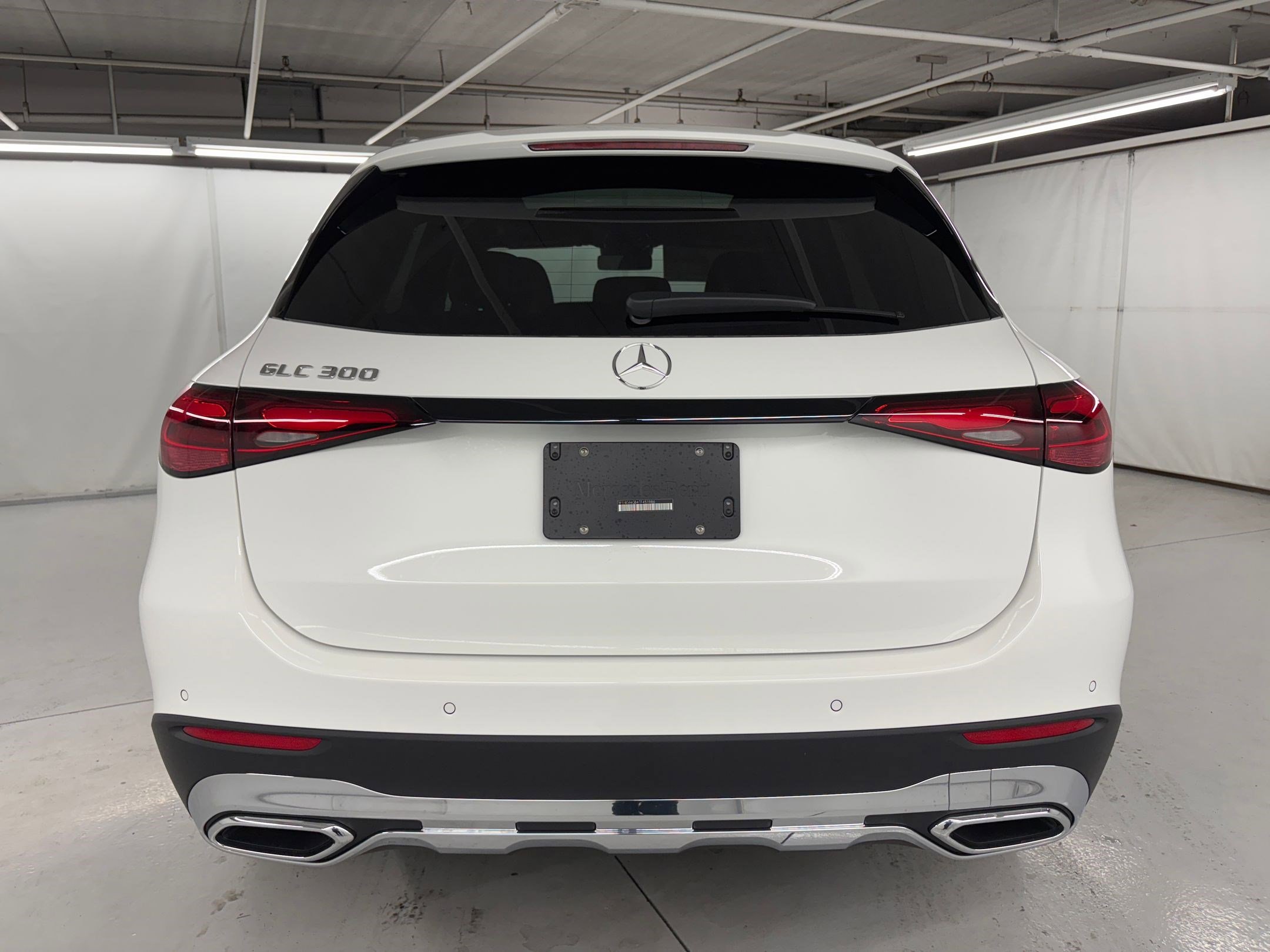 2026 Mercedes Benz GLC 300 photo 2
