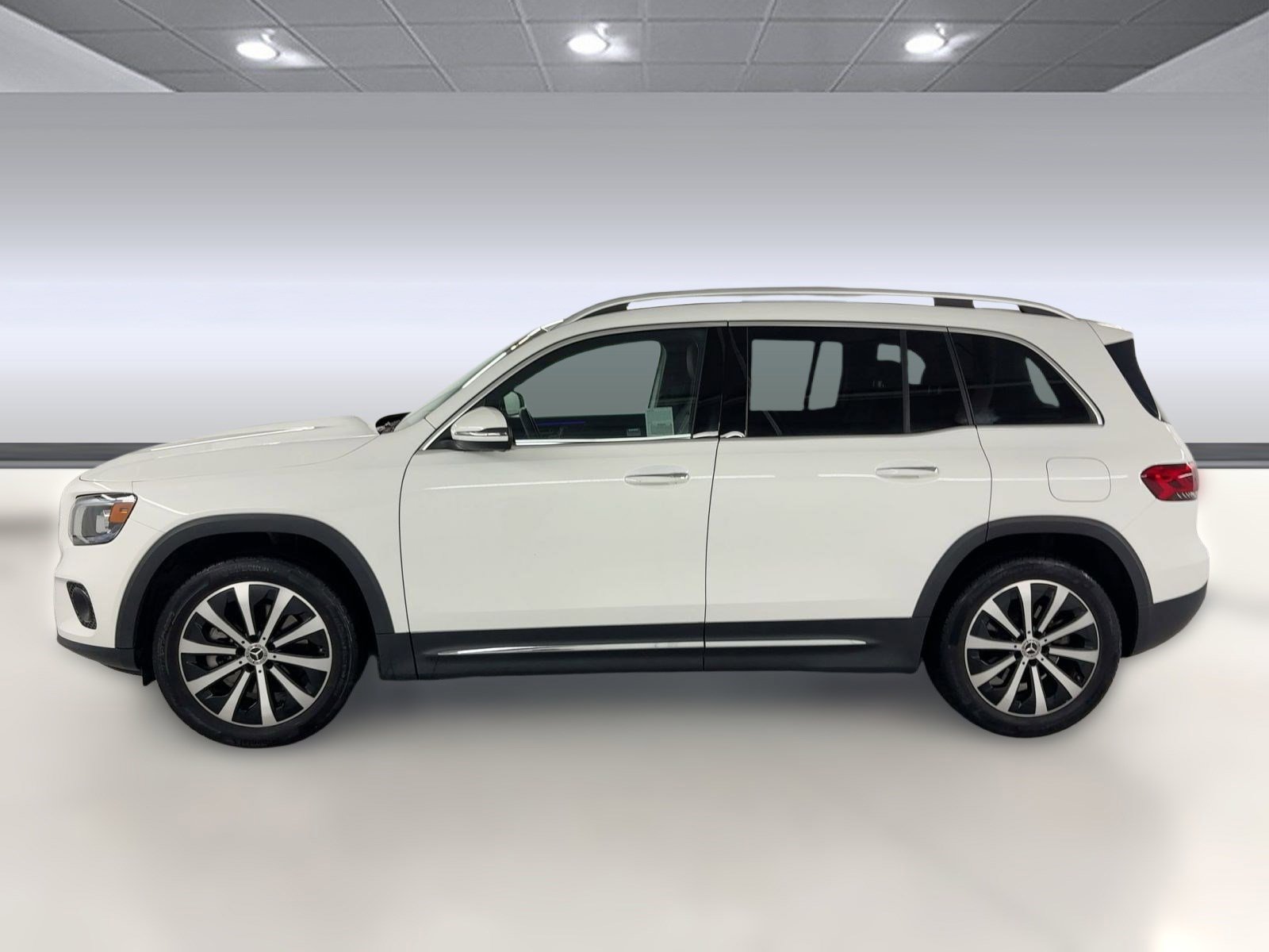 2020 Mercedes Benz GLB 250 photo 2