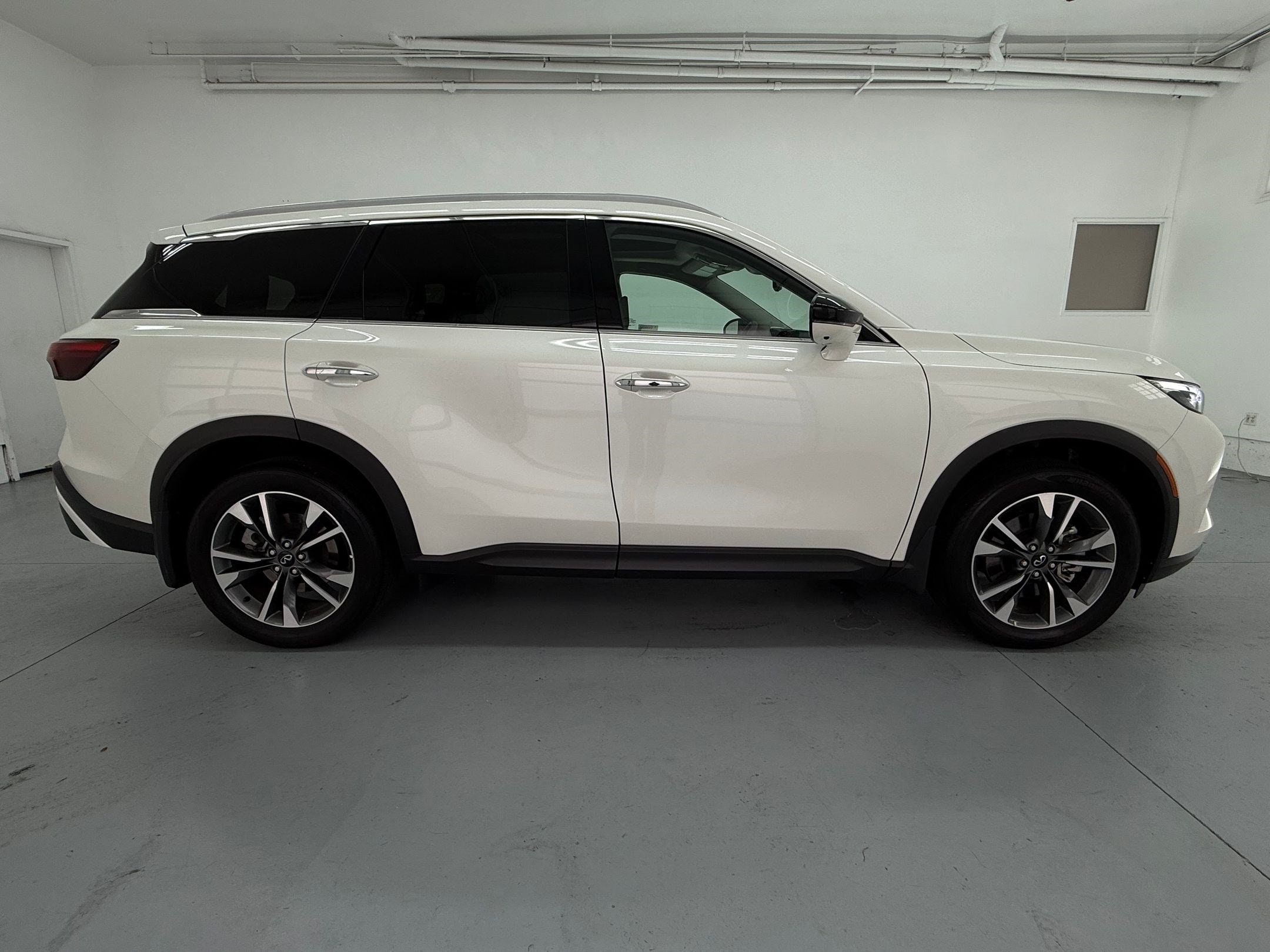 QX60 LUXE SUV