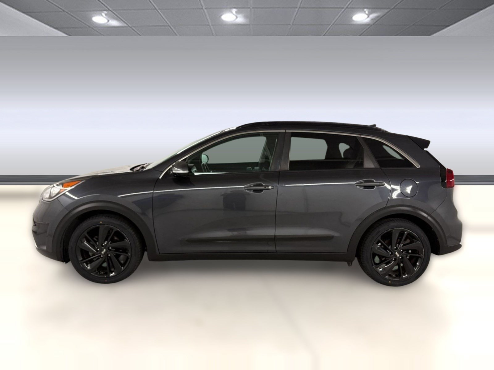Used 2018 Kia Niro EX with VIN KNDCC3LC3J5183913 for sale in Calabasas, CA