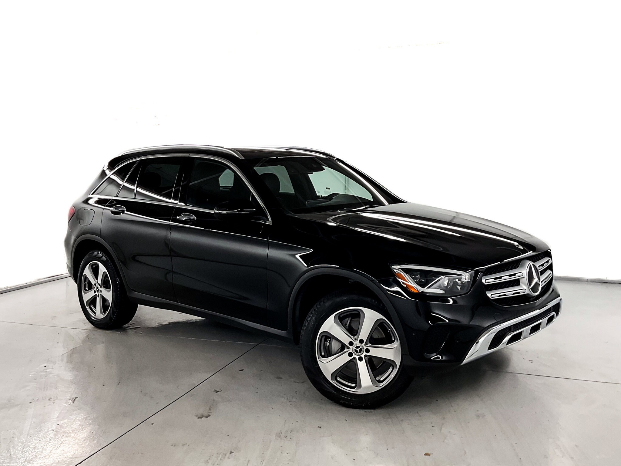 2022 Mercedes Benz GLC 300 photo 2