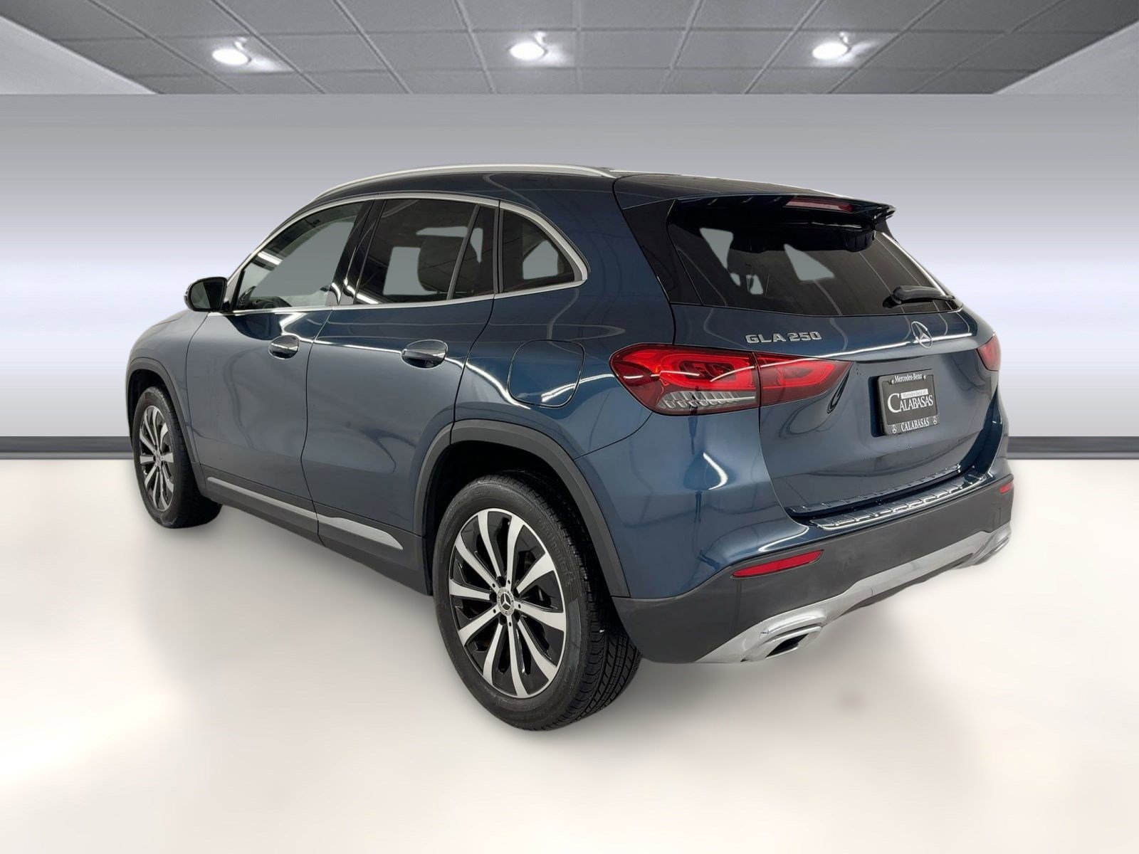 2023 Mercedes Benz GLA 250 photo 2