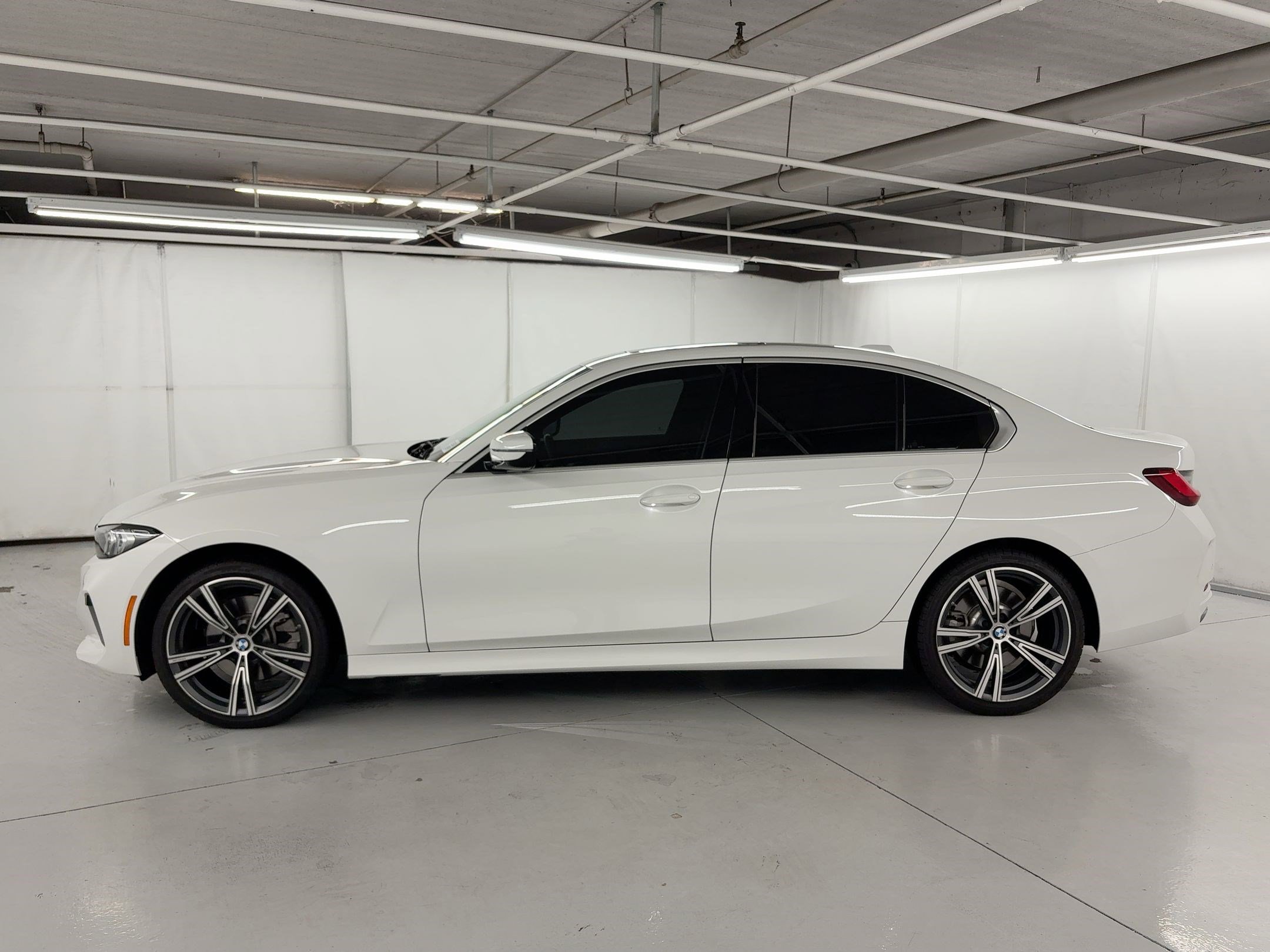 2024 Bmw 330i photo 2