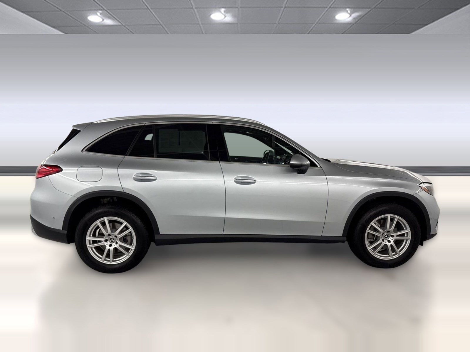 2026 Mercedes-Benz GLC 300 photo 3