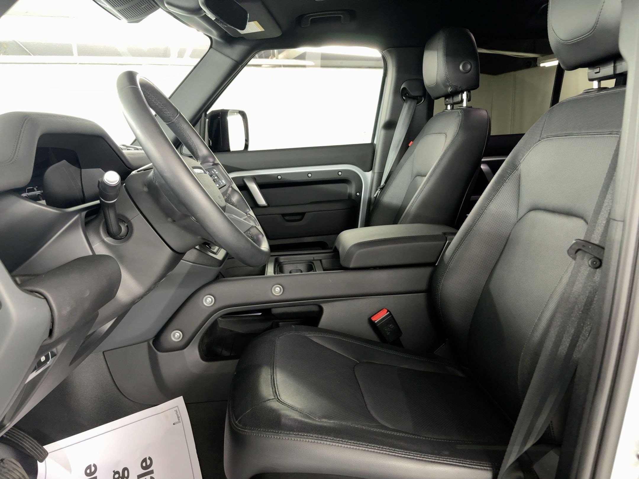 2024 Land Rover Defender 110 X-Dynamic SE photo 4