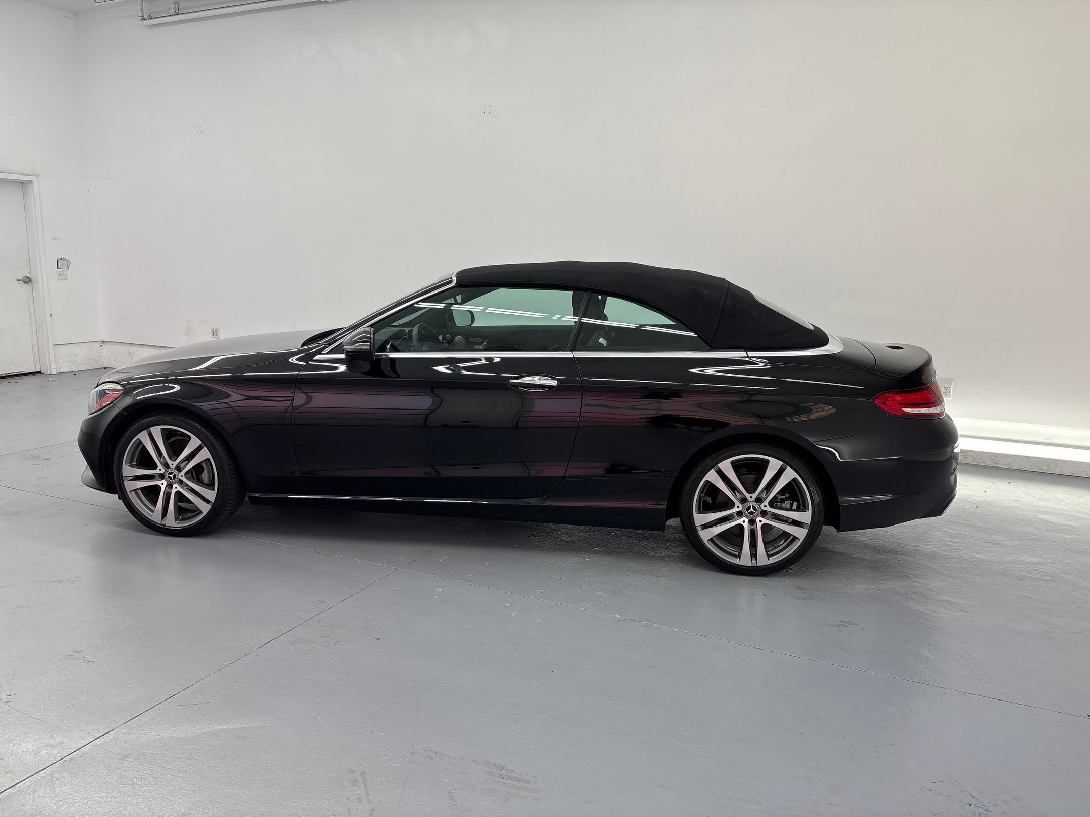 2019 Mercedes Benz C 300 Cabriolet photo 2