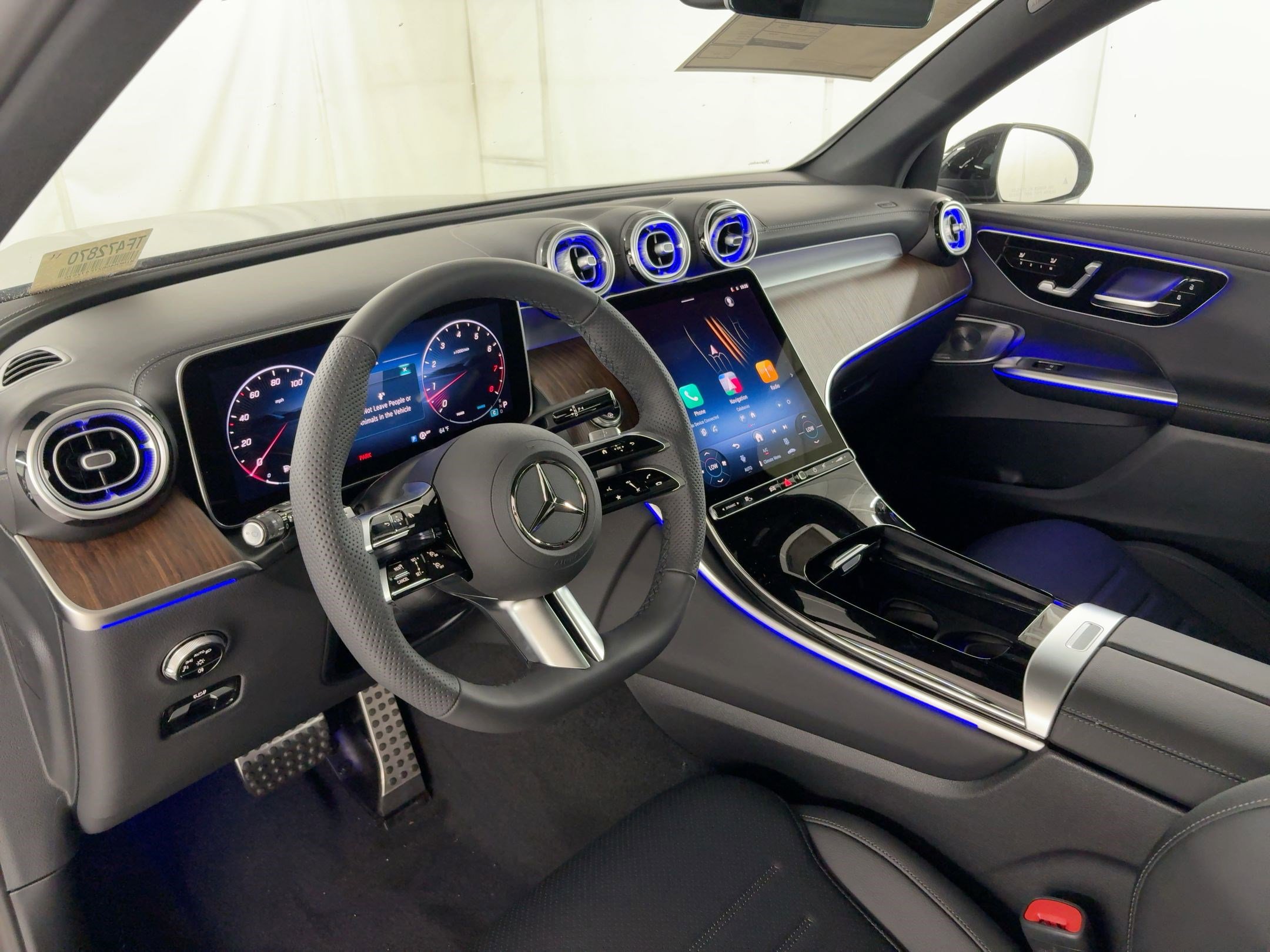 2026 Mercedes Benz GLC 300 photo 4