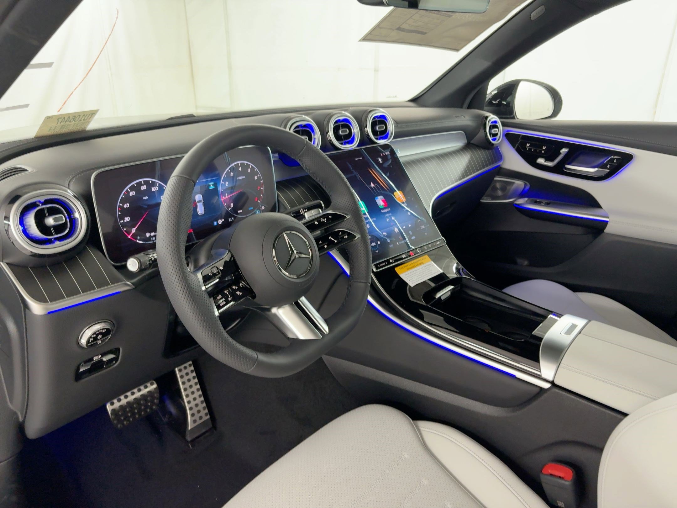 2026 Mercedes Benz GLC 300 photo 4