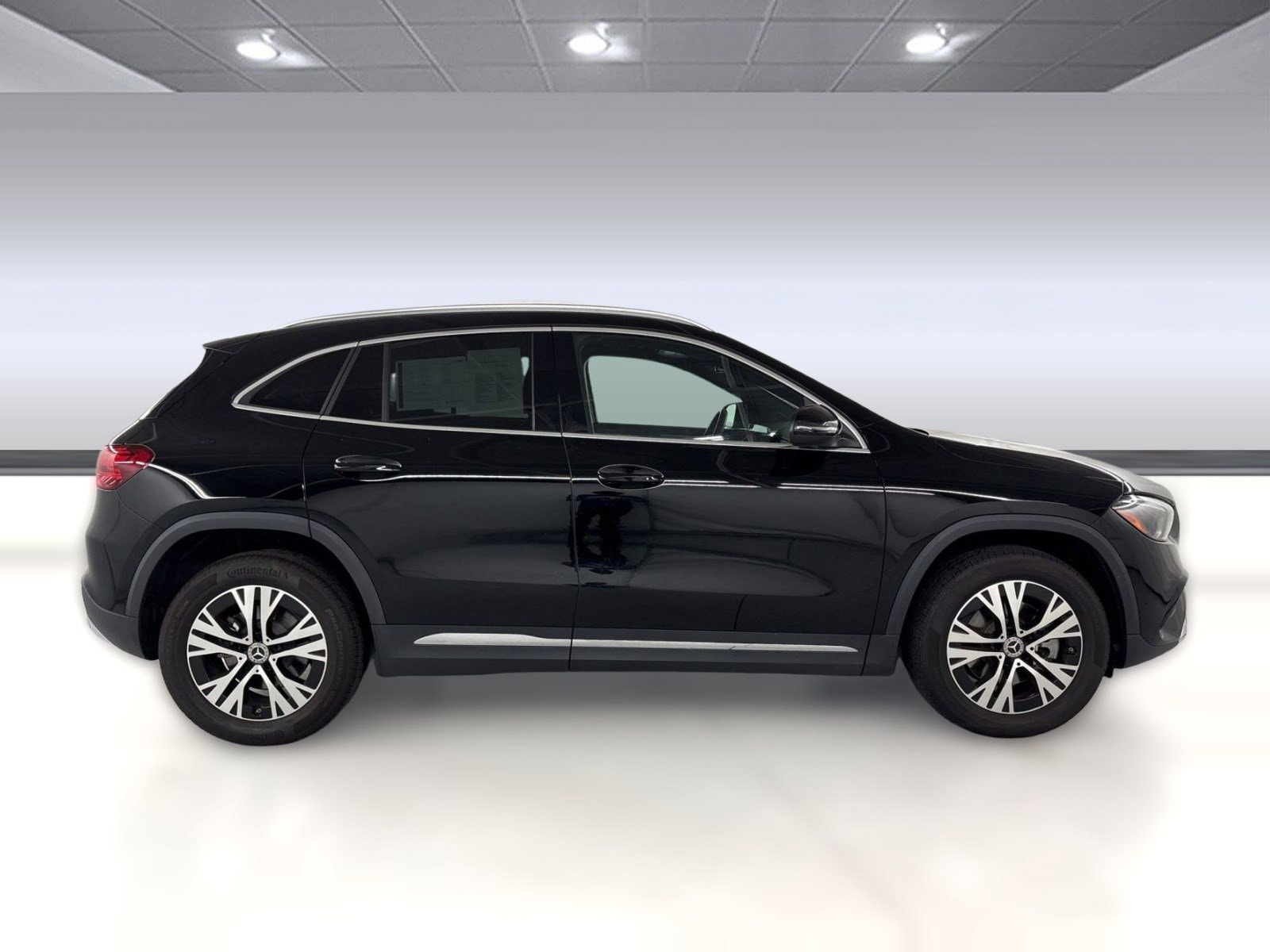 2025 Mercedes-Benz GLA 250 photo 3