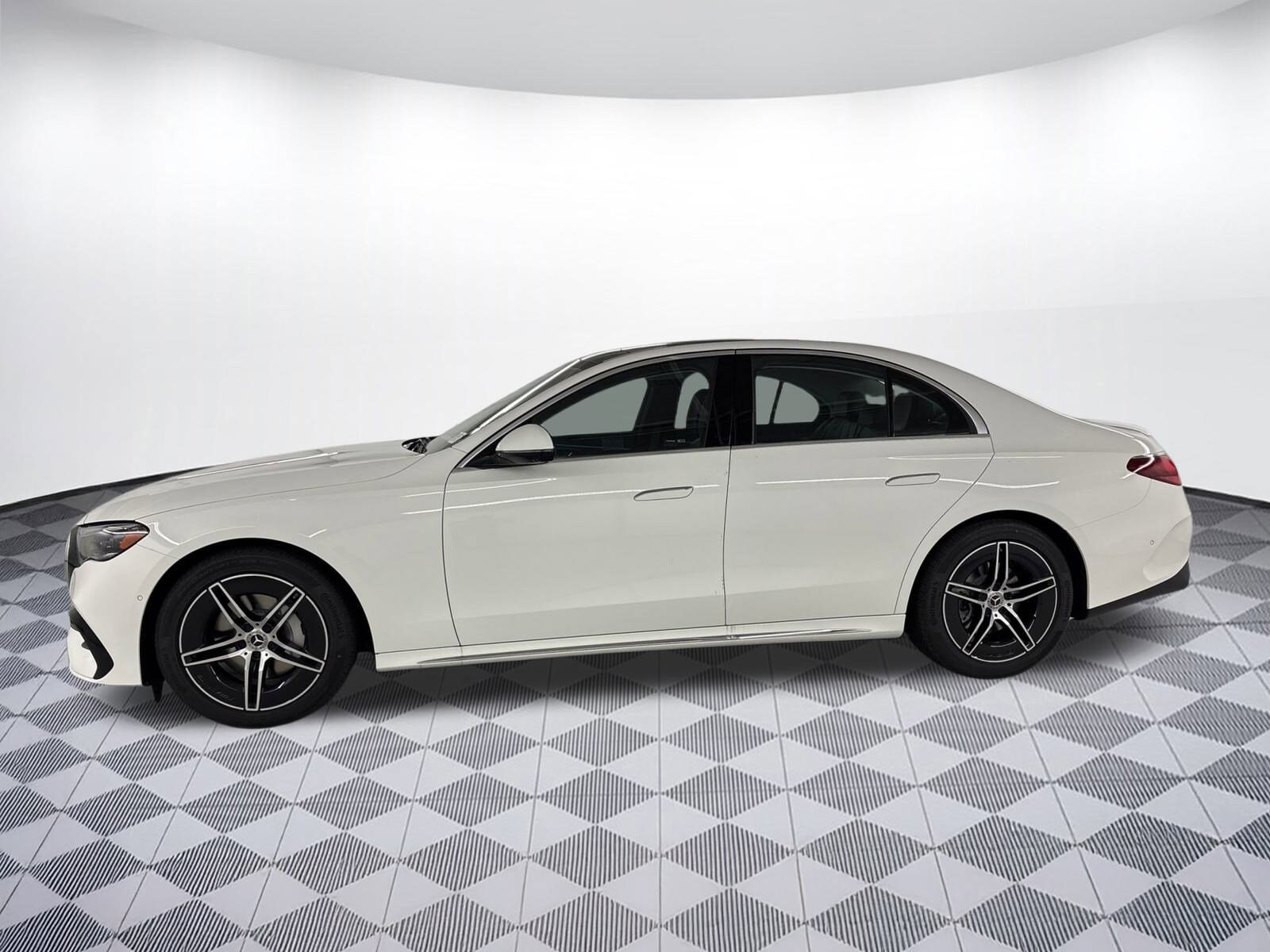 2025 Mercedes Benz E 350 Sedan photo 2