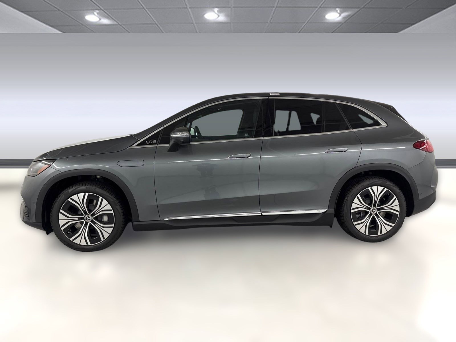 2026 Mercedes Benz EQE SUV photo 2