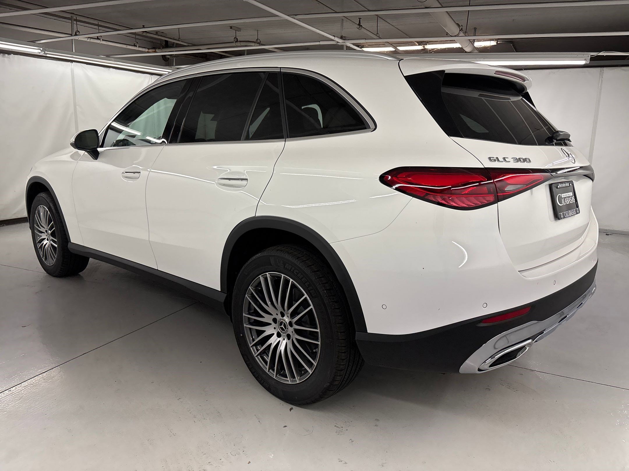 2026 Mercedes Benz GLC 300 photo 3