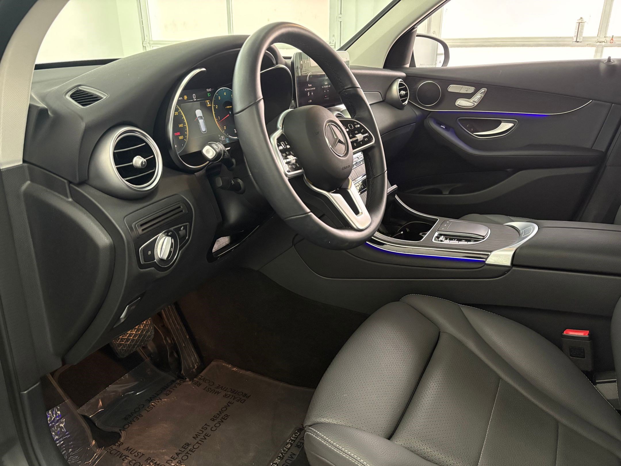 2022 Mercedes Benz GLC 300 photo 3