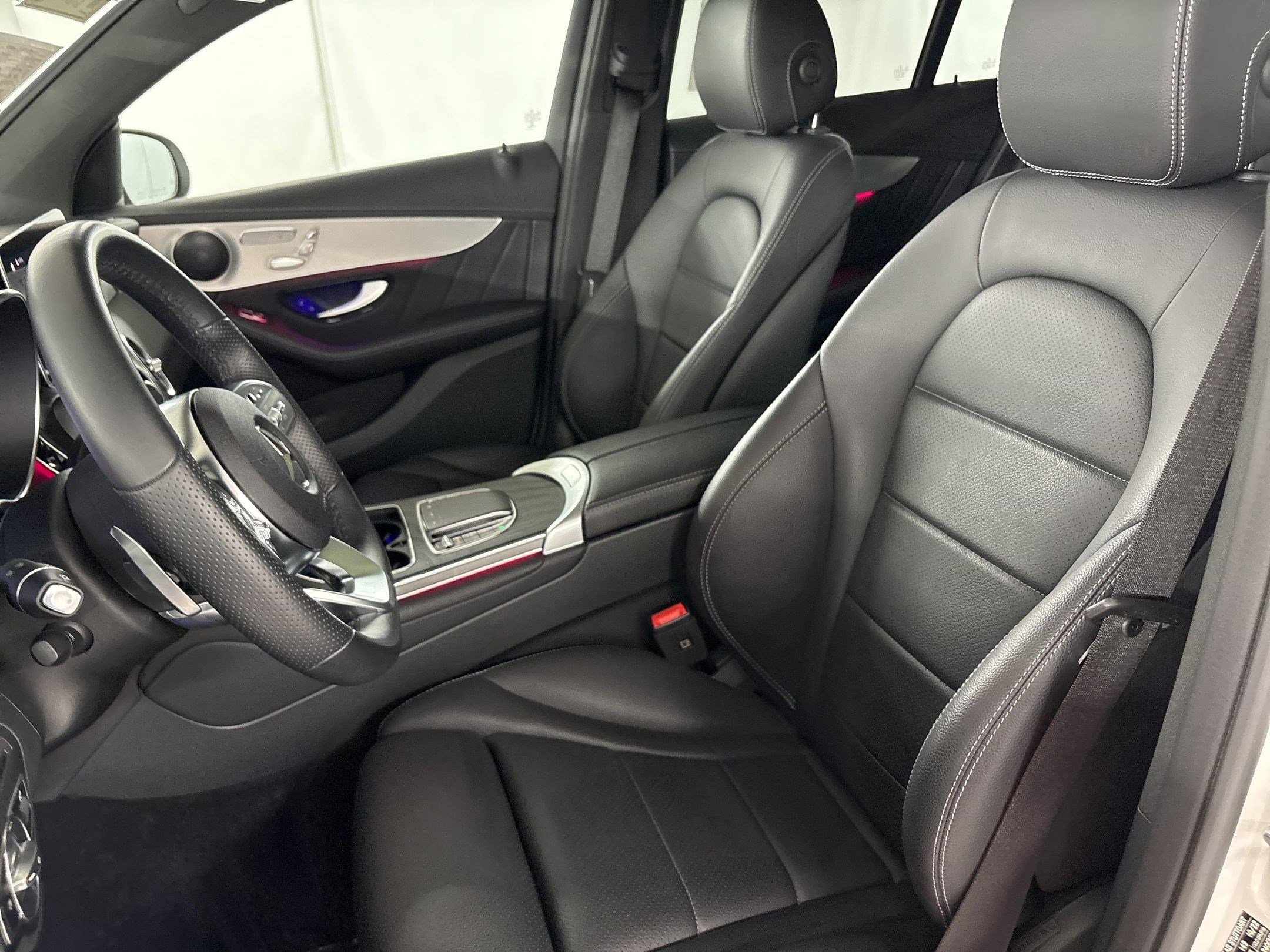 2023 Mercedes-Benz GLC 300 4MATIC photo 4