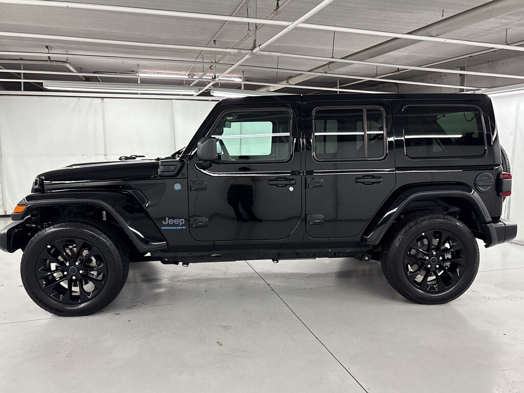 Used 2025 Jeep Wrangler 4xe Sahara SUV