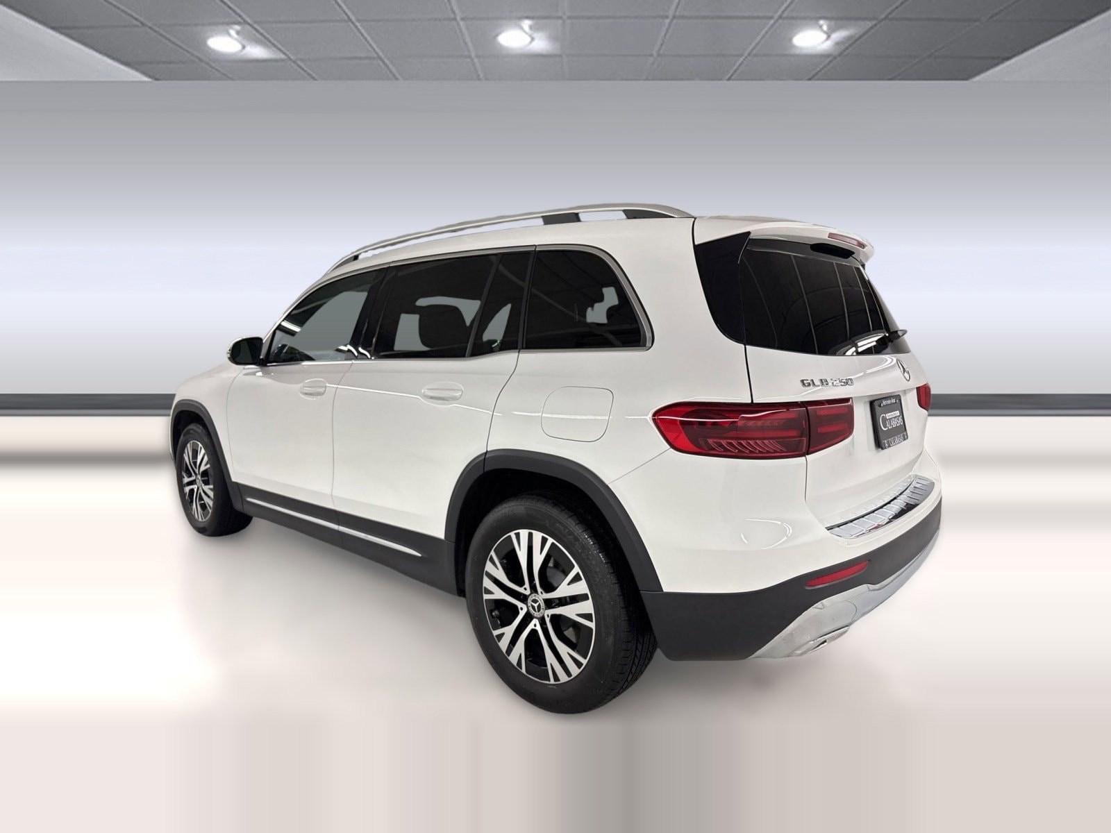 2026 Mercedes-Benz GLB 250 photo 2