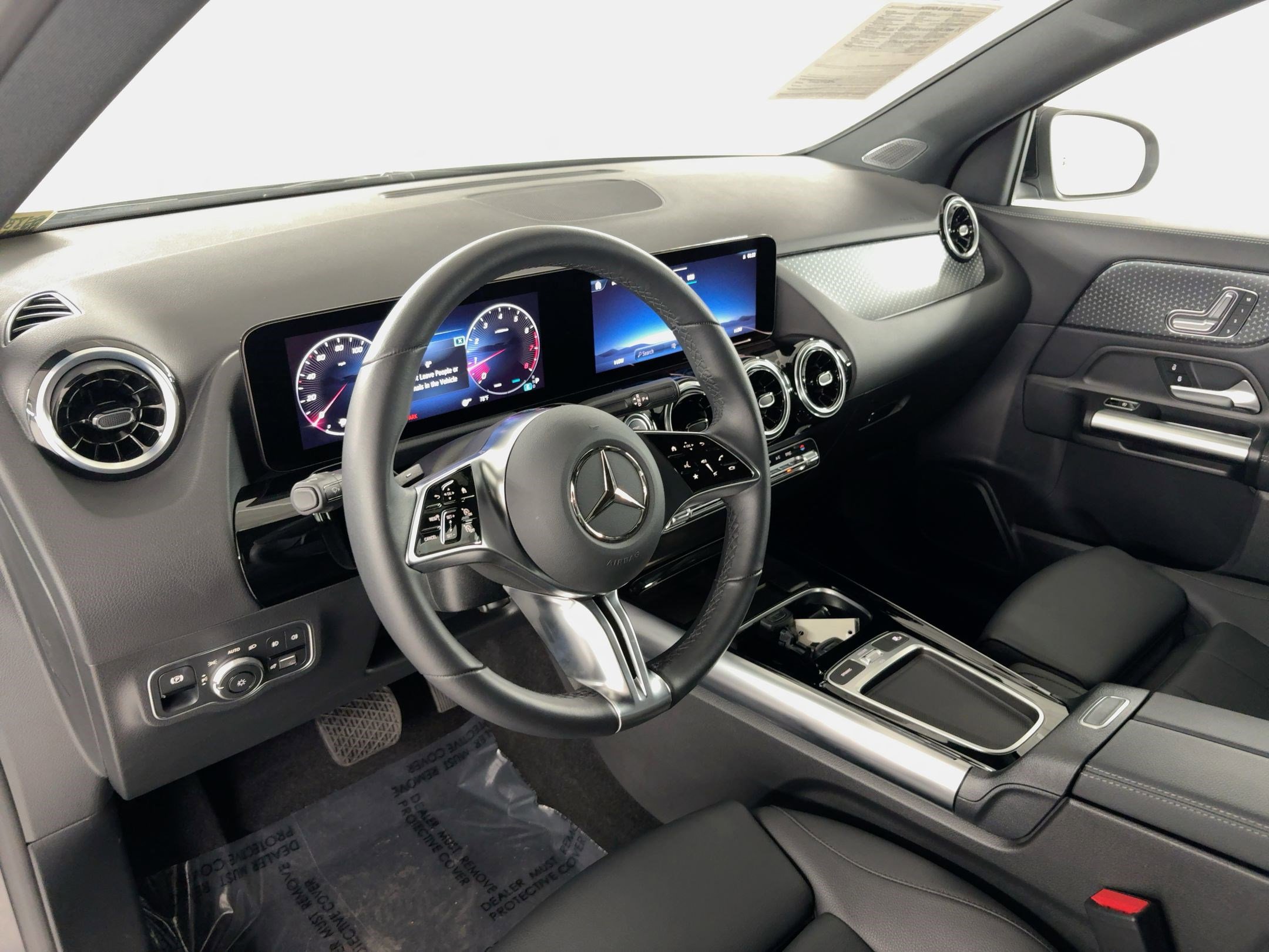 2025 Mercedes Benz GLA 250 photo 3