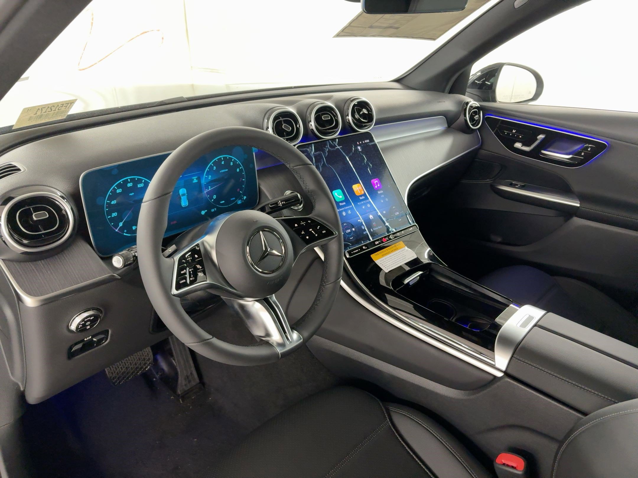 2026 Mercedes Benz GLC 300 photo 4