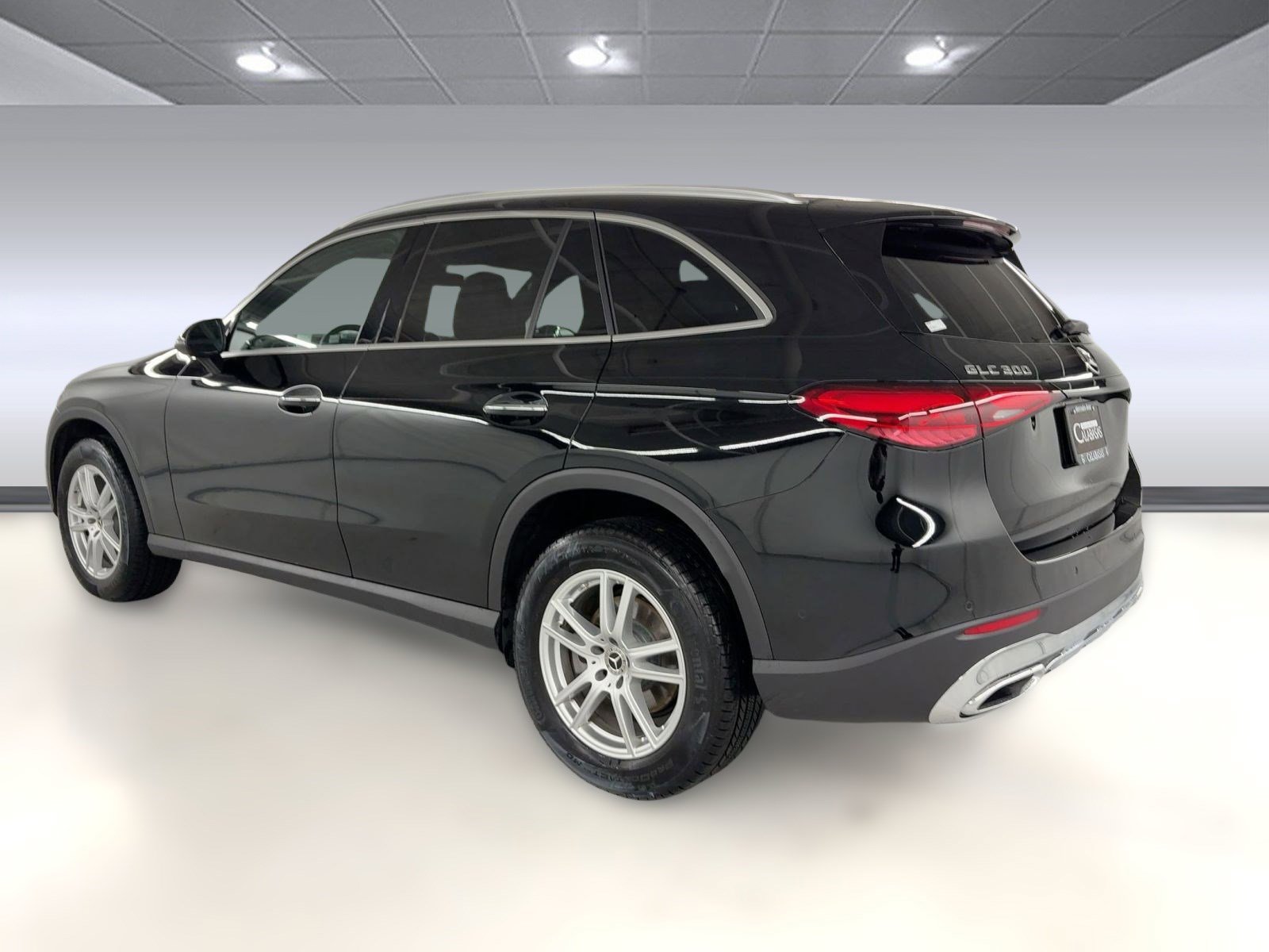 2025 Mercedes Benz GLC 300 photo 2