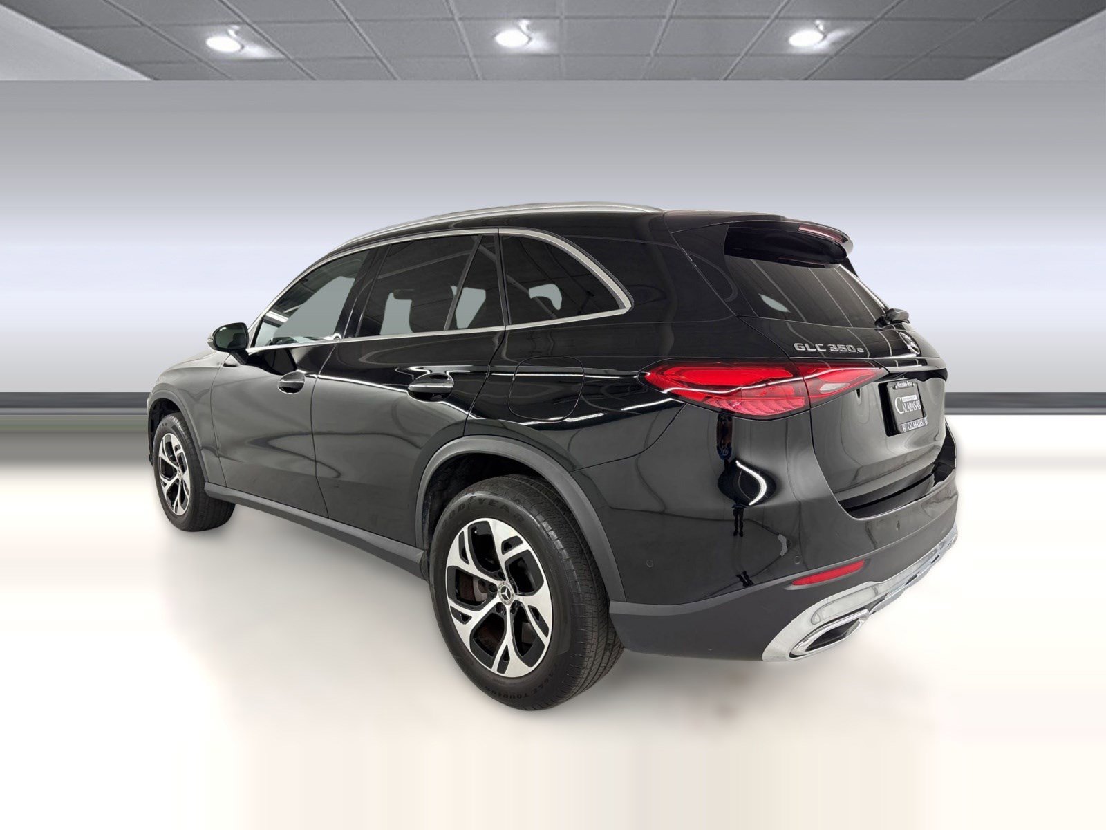 2025 Mercedes-Benz GLC 350e 4MATIC photo 2