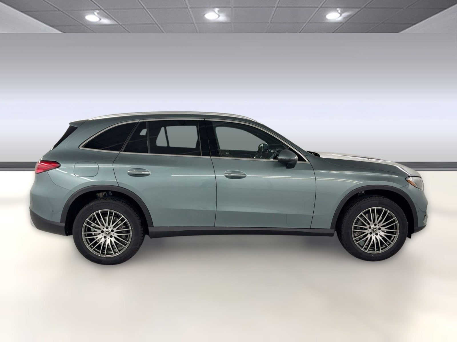 2026 Mercedes-Benz GLC 300 photo 3