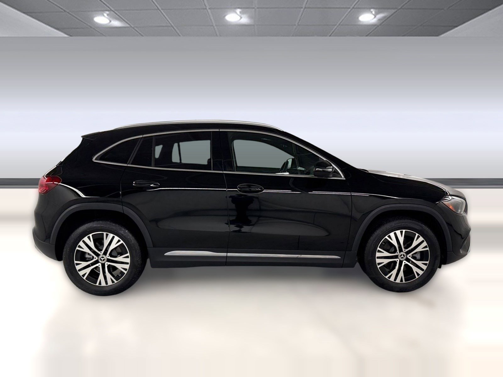 2025 Mercedes-Benz GLA 250 photo 3