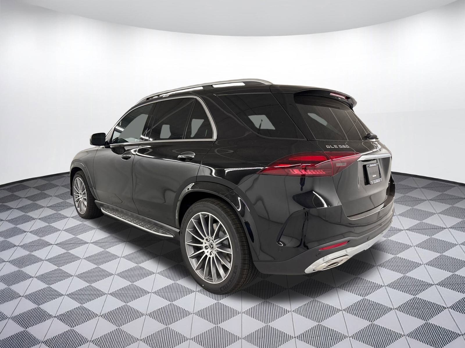 2026 Mercedes Benz GLE 580 4MATIC photo 3