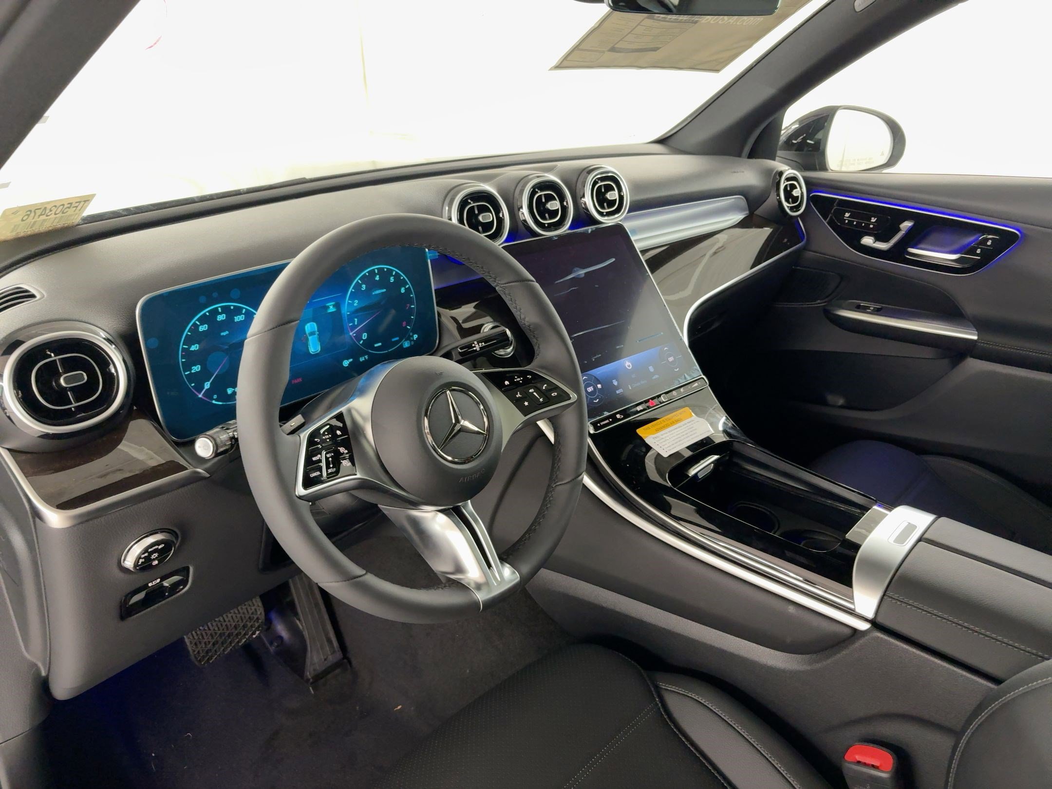 2026 Mercedes Benz GLC 300 photo 4