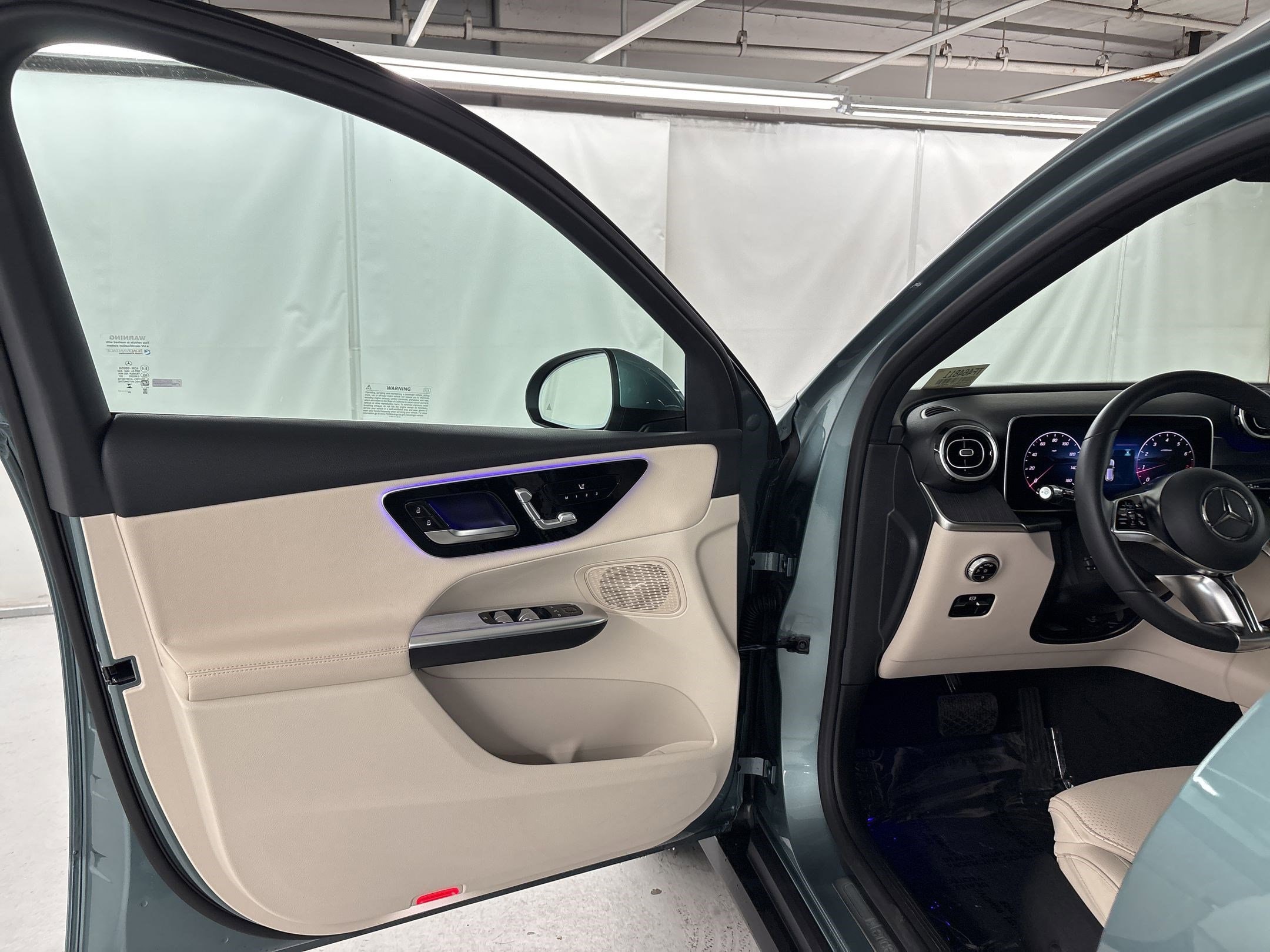 2026 Mercedes-Benz GLC 300 photo 4