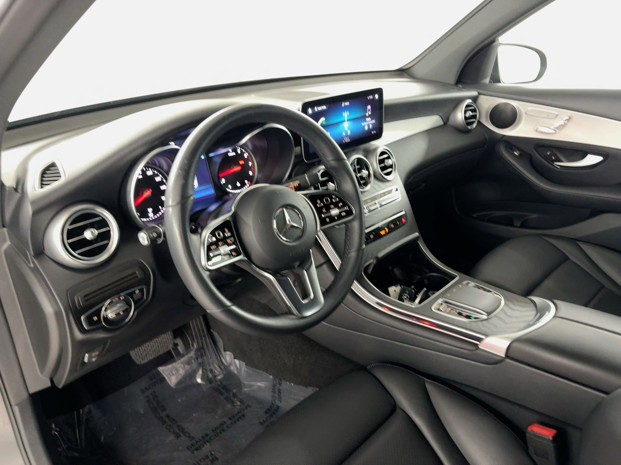 2022 Mercedes Benz GLC 300 photo 3