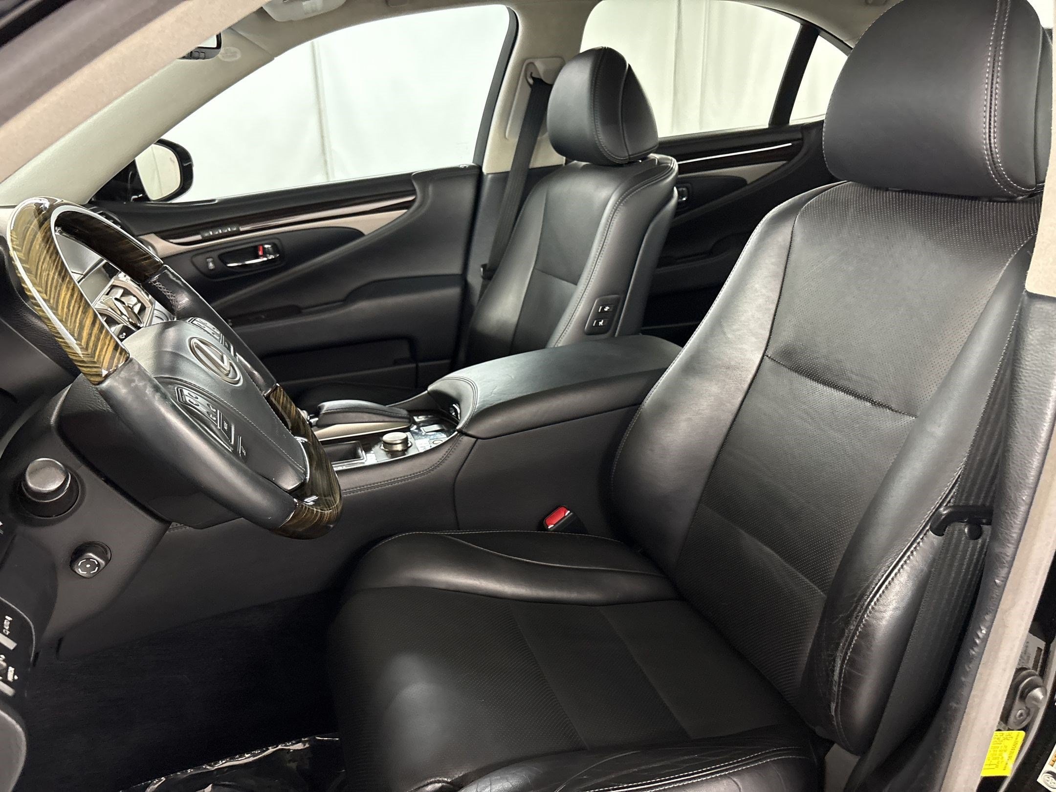 LS 460 Sedan