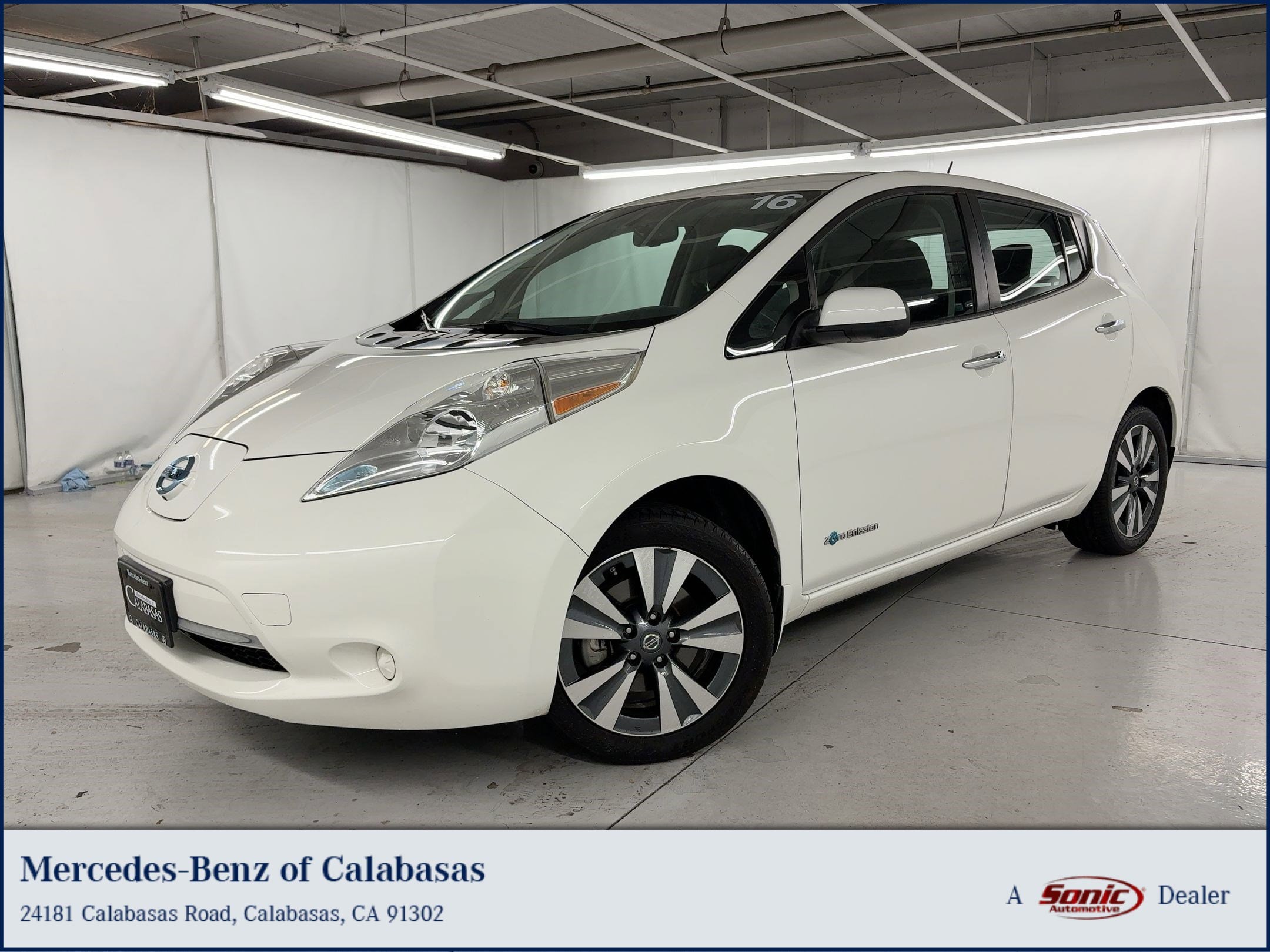 2016 Nissan LEAF SV's photo