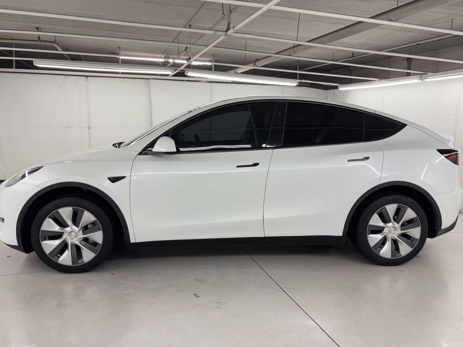 Used 2024 Tesla Model Y Long Range with VIN 7SAYGDEE6RA232322 for sale in Calabasas, CA