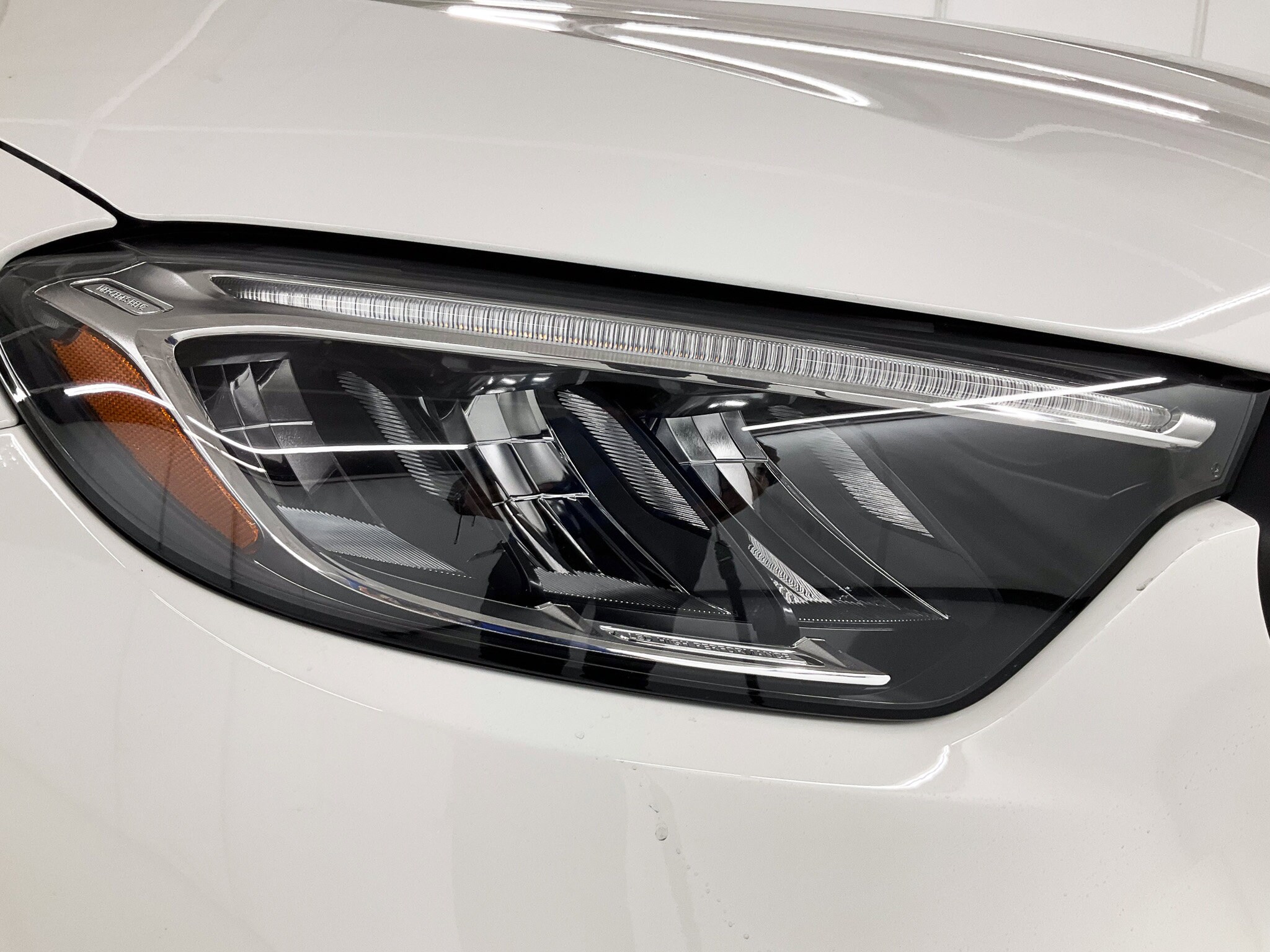 2025 Mercedes Benz GLC 300 photo 4