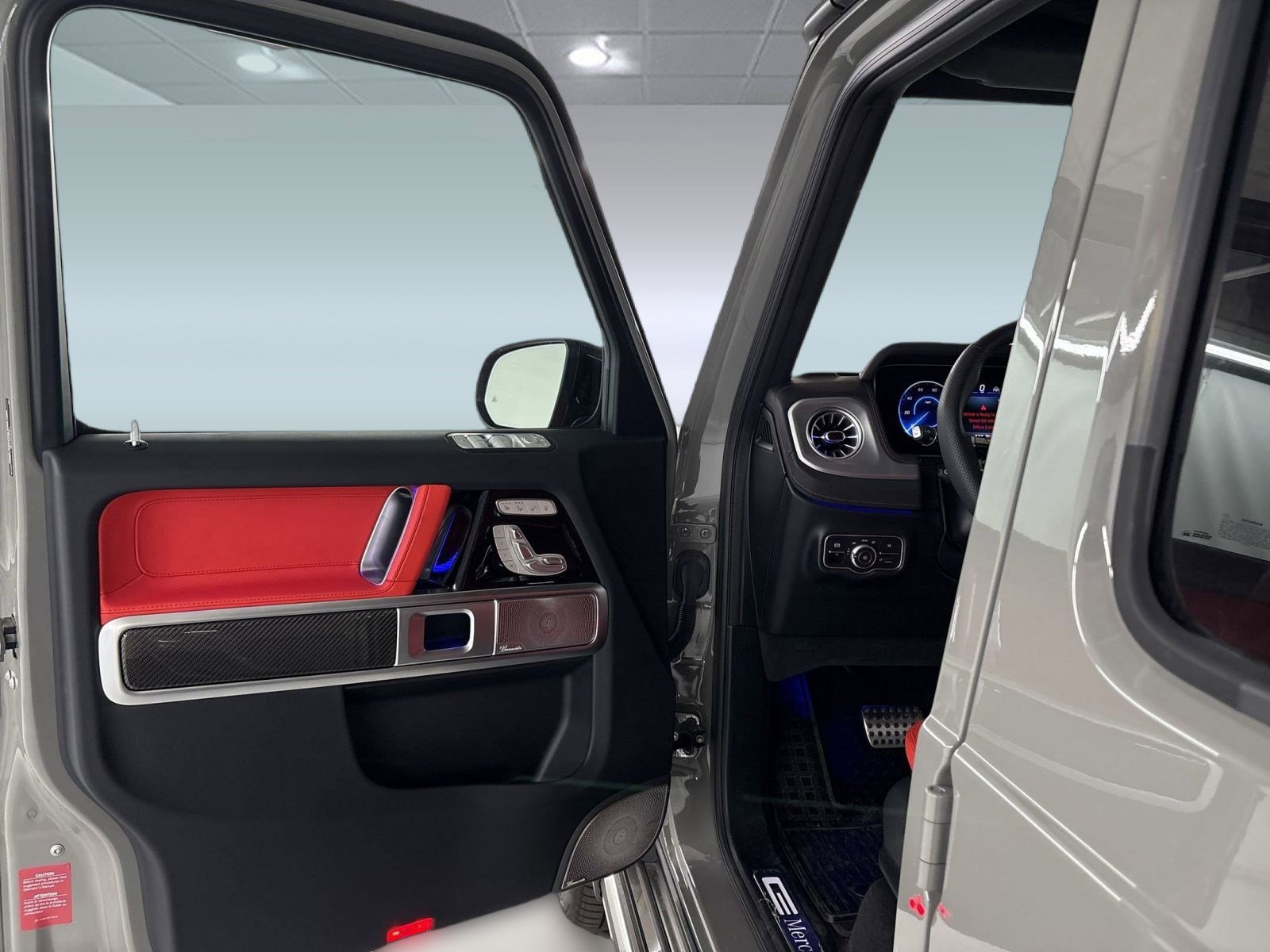 2025 Mercedes-Benz G-Class G580 - Photo 18