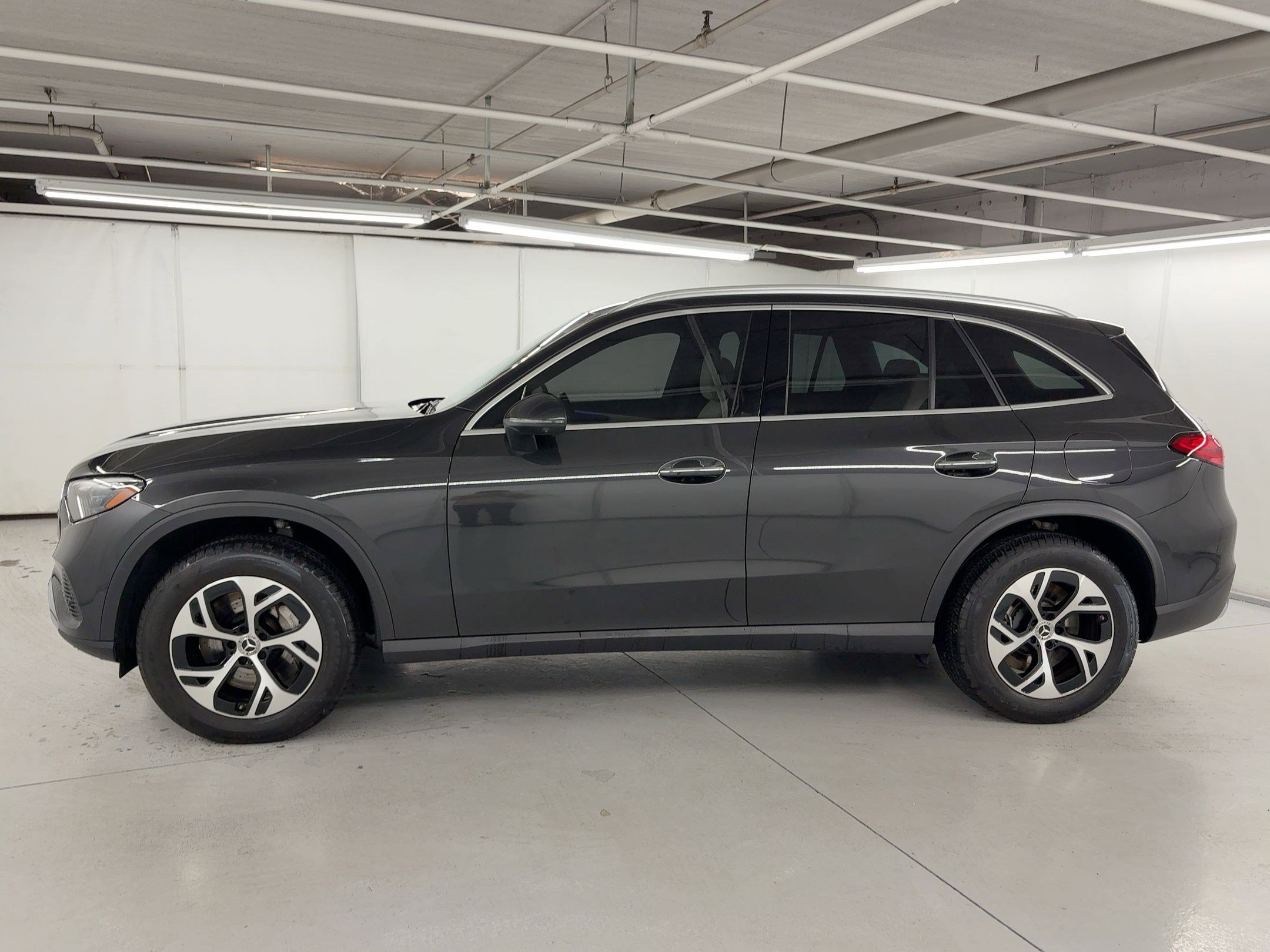 2025 Mercedes Benz GLC 350e 4MATIC photo 2