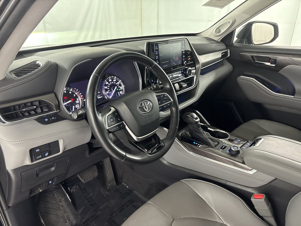 Used 2022 Toyota Highlander Limited SUV