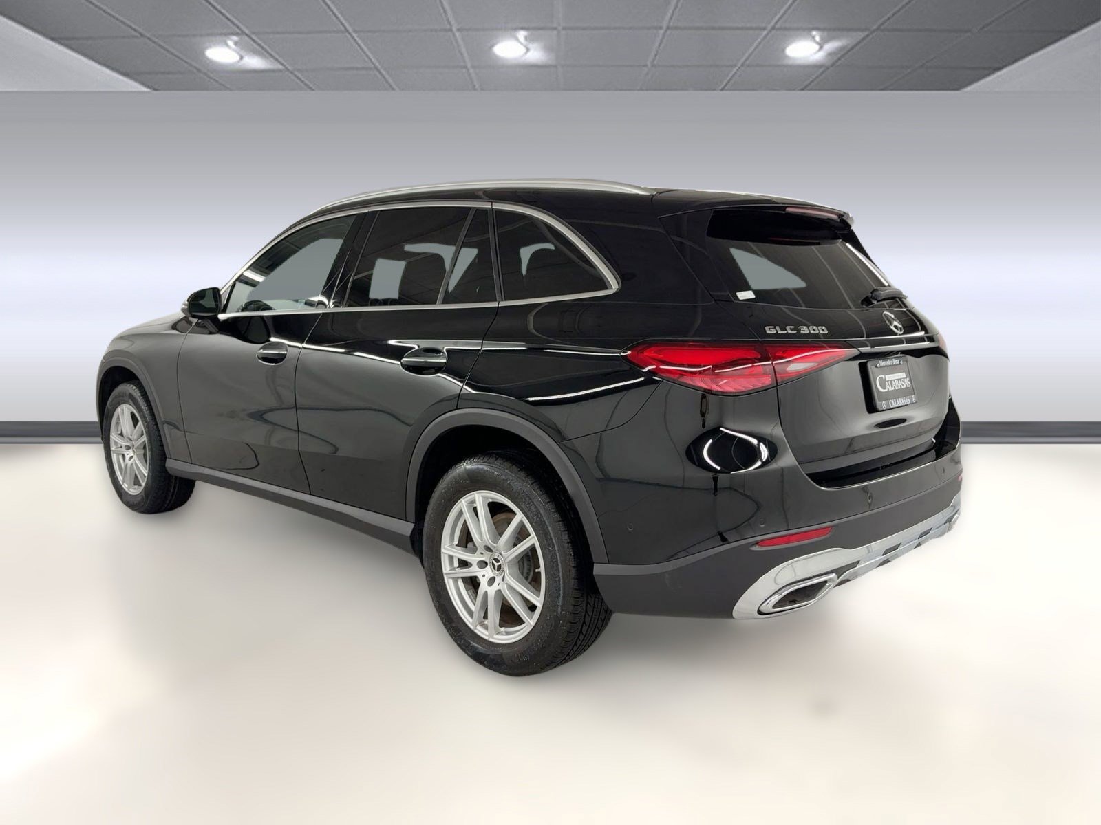 2025 Mercedes Benz GLC 300 photo 2