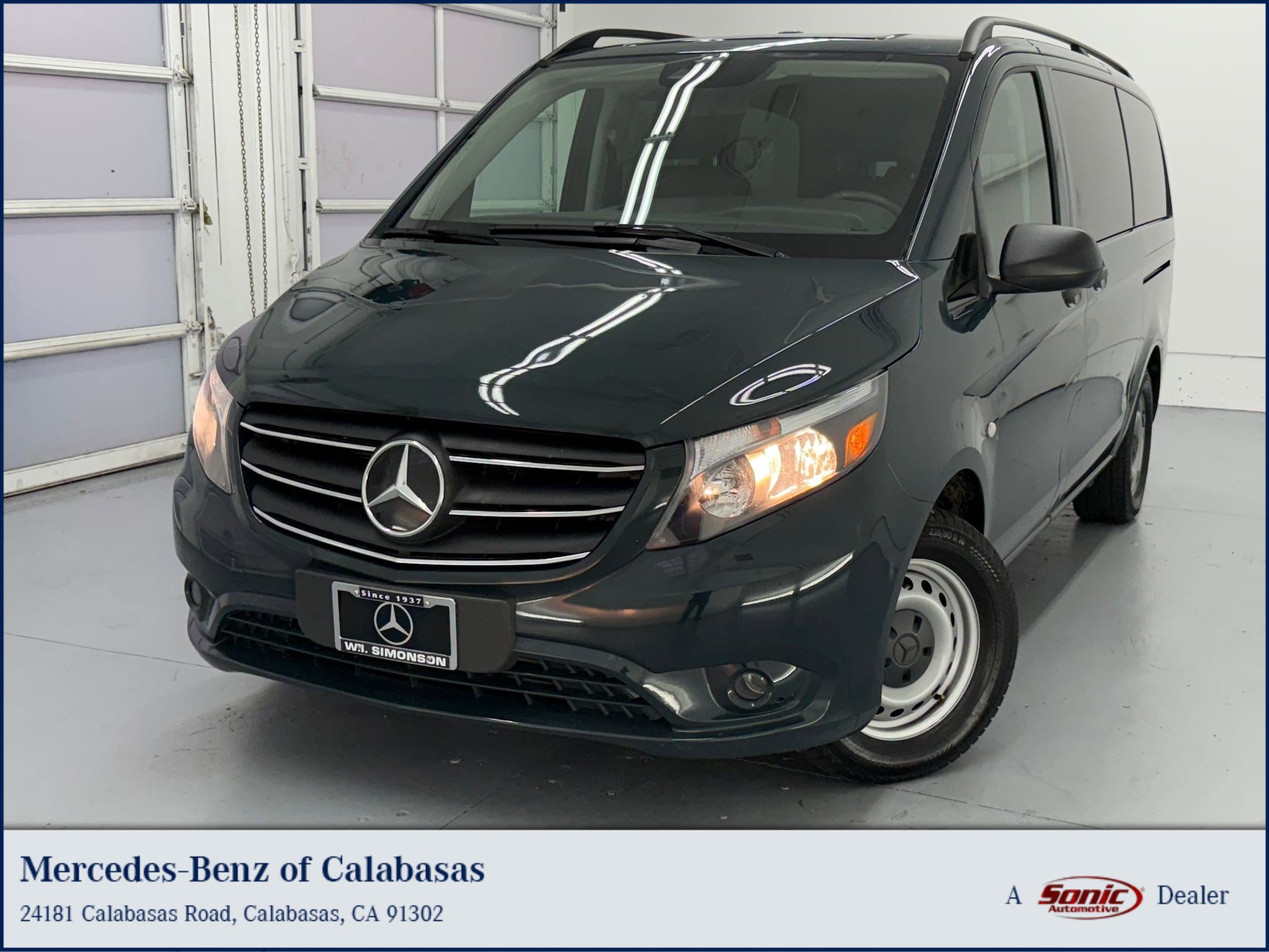 2023 Mercedes-Benz Metris Passenger Van Base's photo