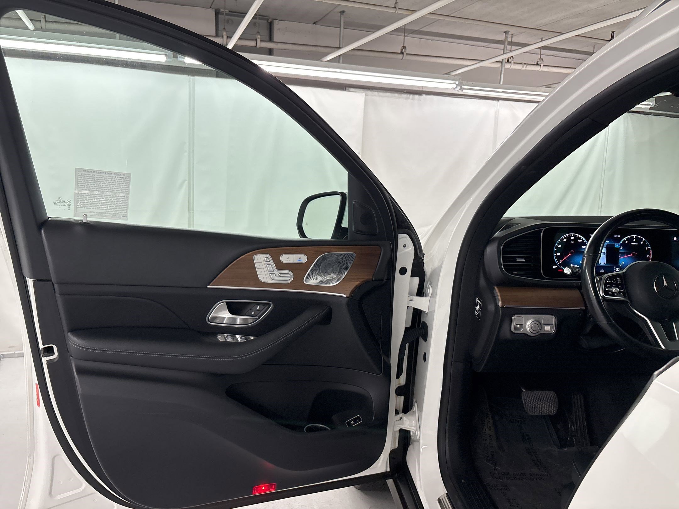 2021 Mercedes-Benz GLE 350 4MATIC photo 4